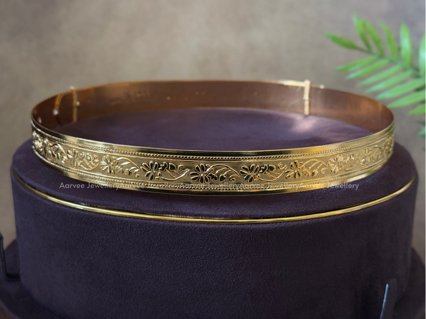 GOLD TONE FLORAL DESIGN PLAIN WAIST BELT