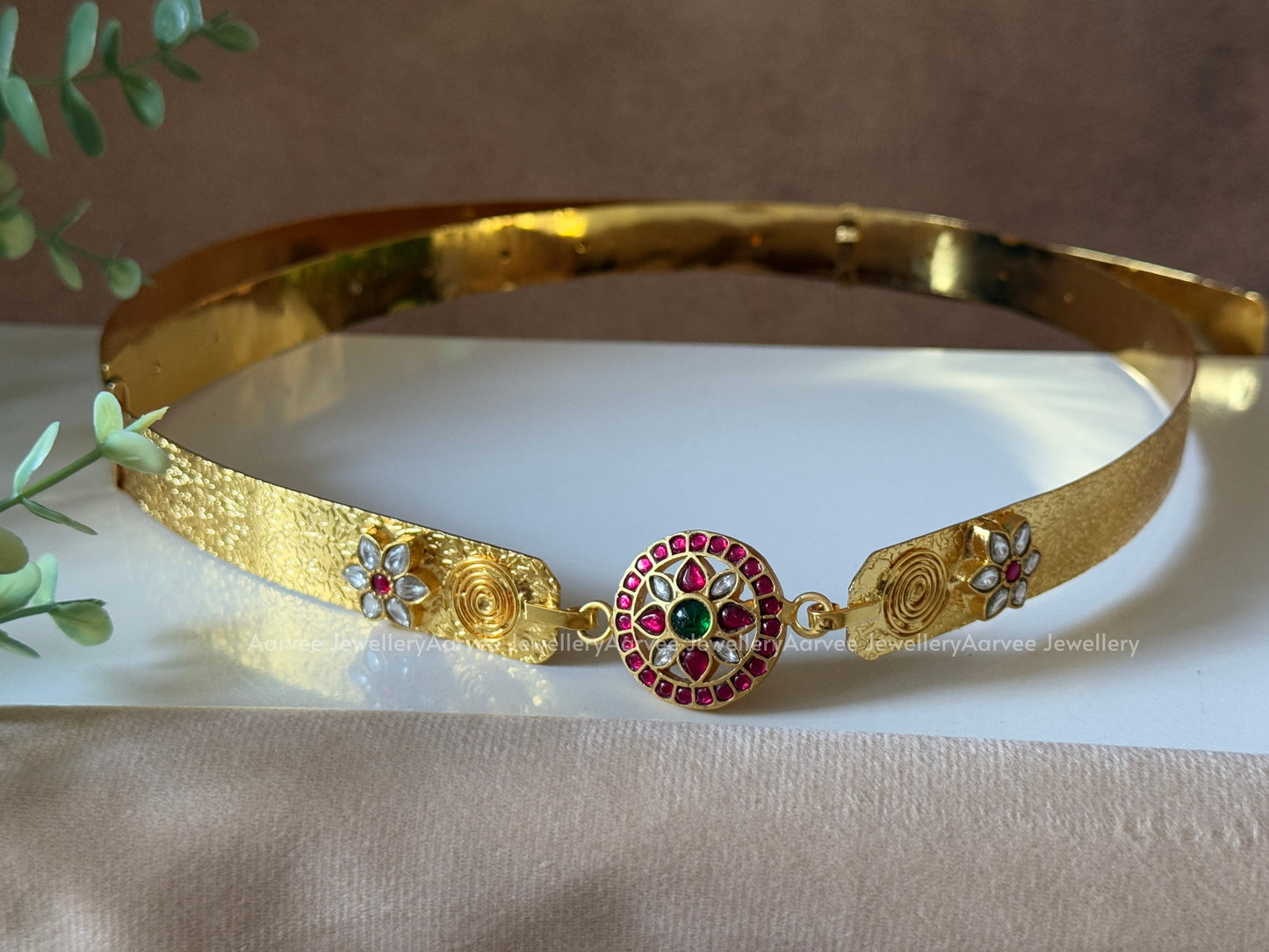 JADAU KUNDAN GOLD TONE WAIST BELT WITH ROUND FLORAL PENDANT