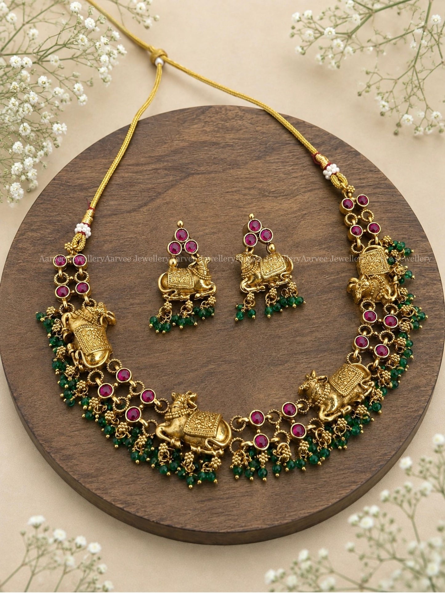 GOLD TONE NANDI NECKLACE SET WITH RUBY STONE & GREEN BEADS