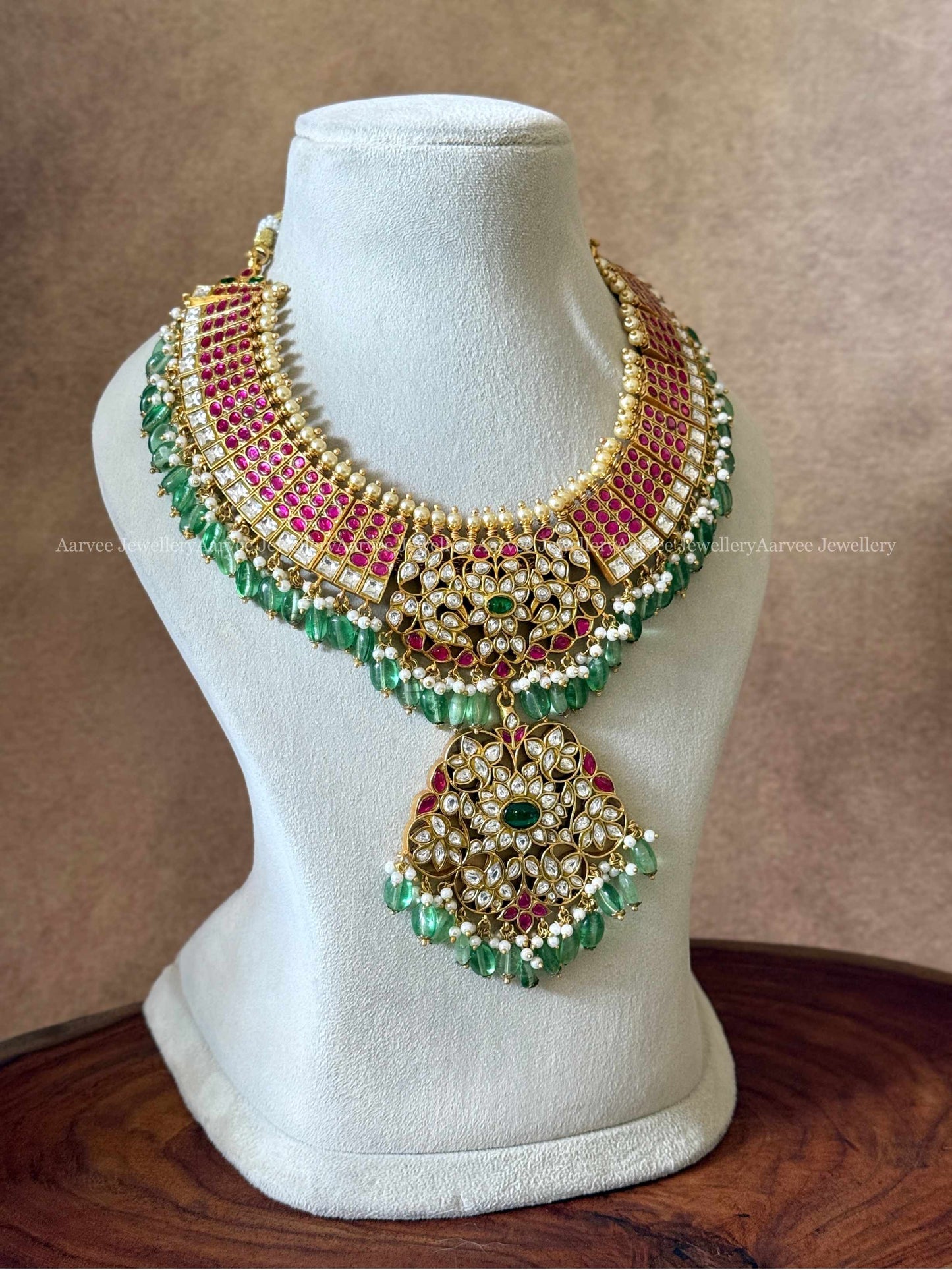 JADAU KUNDAN RUBY STONE STATEMENT NECKLACE WITH LIGHT GREEN BEADS