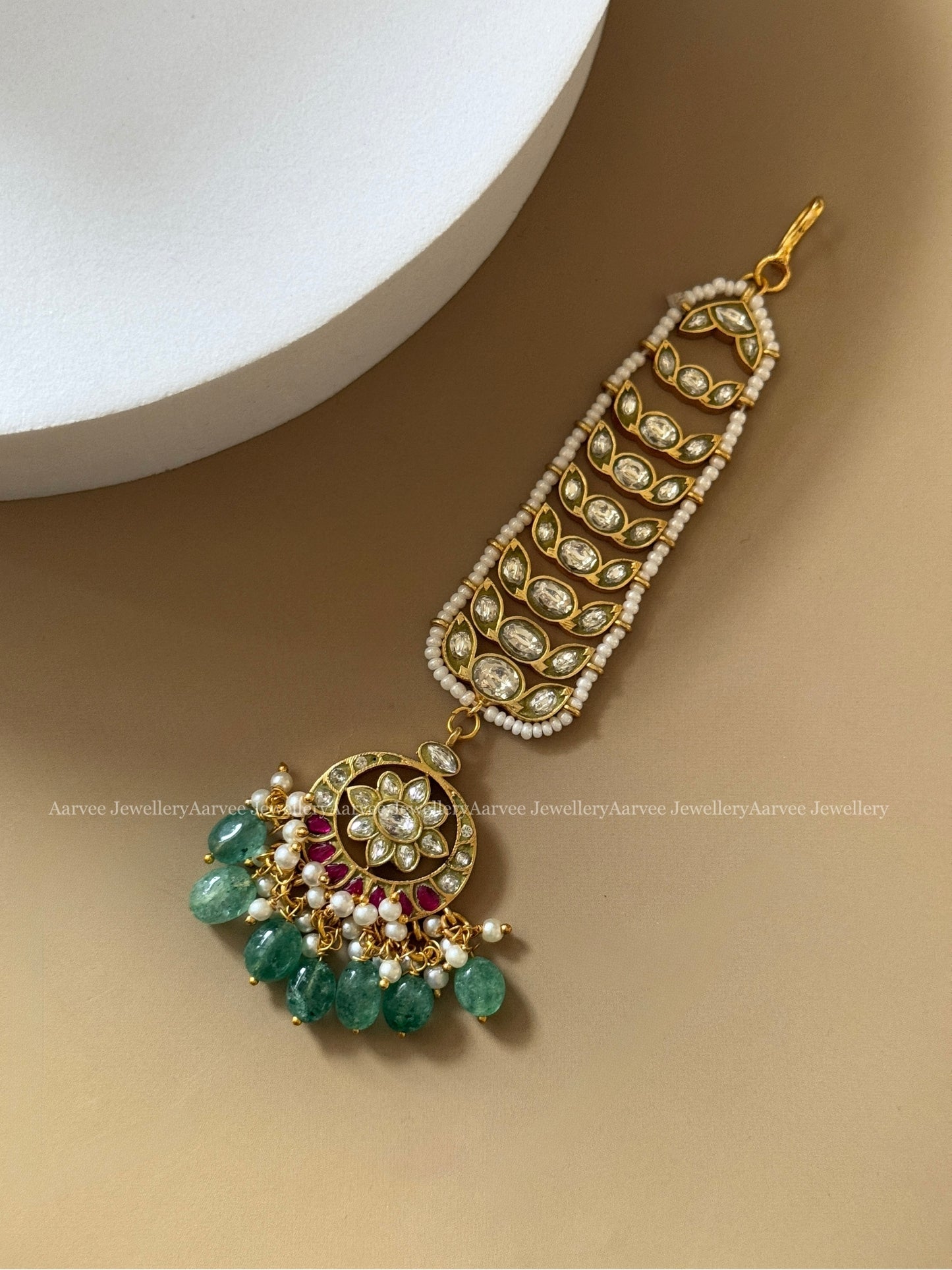 JADAU KUNDAN MANGTIKKA WITH WHITE STONES & PASTEL BEADS