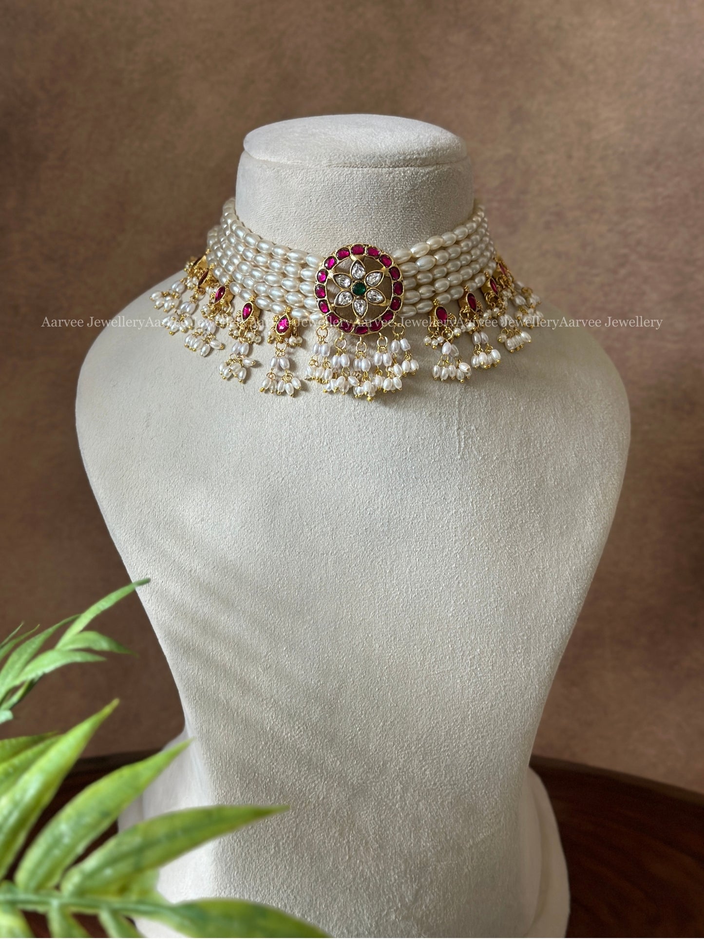 JADAU KUNDAN FLORAL PENDANT PEARL CHOKER SET