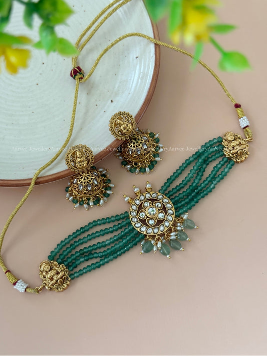 PASTEL BEADED ROUND CHOKER SET WITH WHITE STONES AND PASTEL BEADS