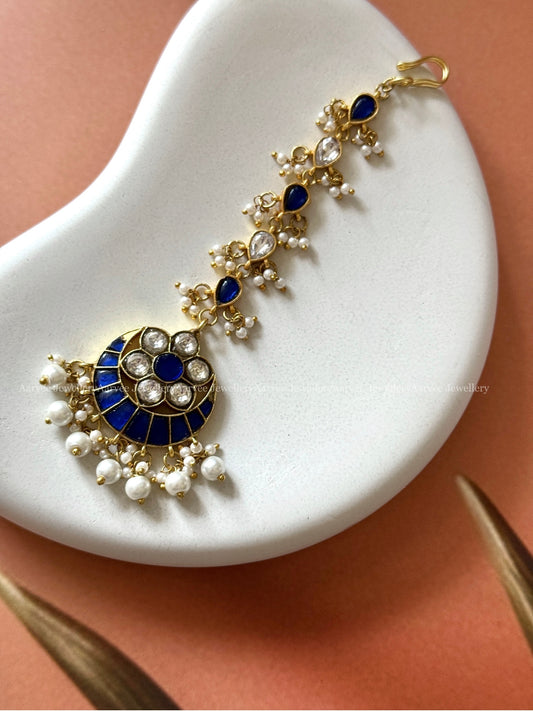 JADAU KUNDAN HALF MOON DESIGN TIKKA WITH WHITE / BLUE STONES WITH PEARLS