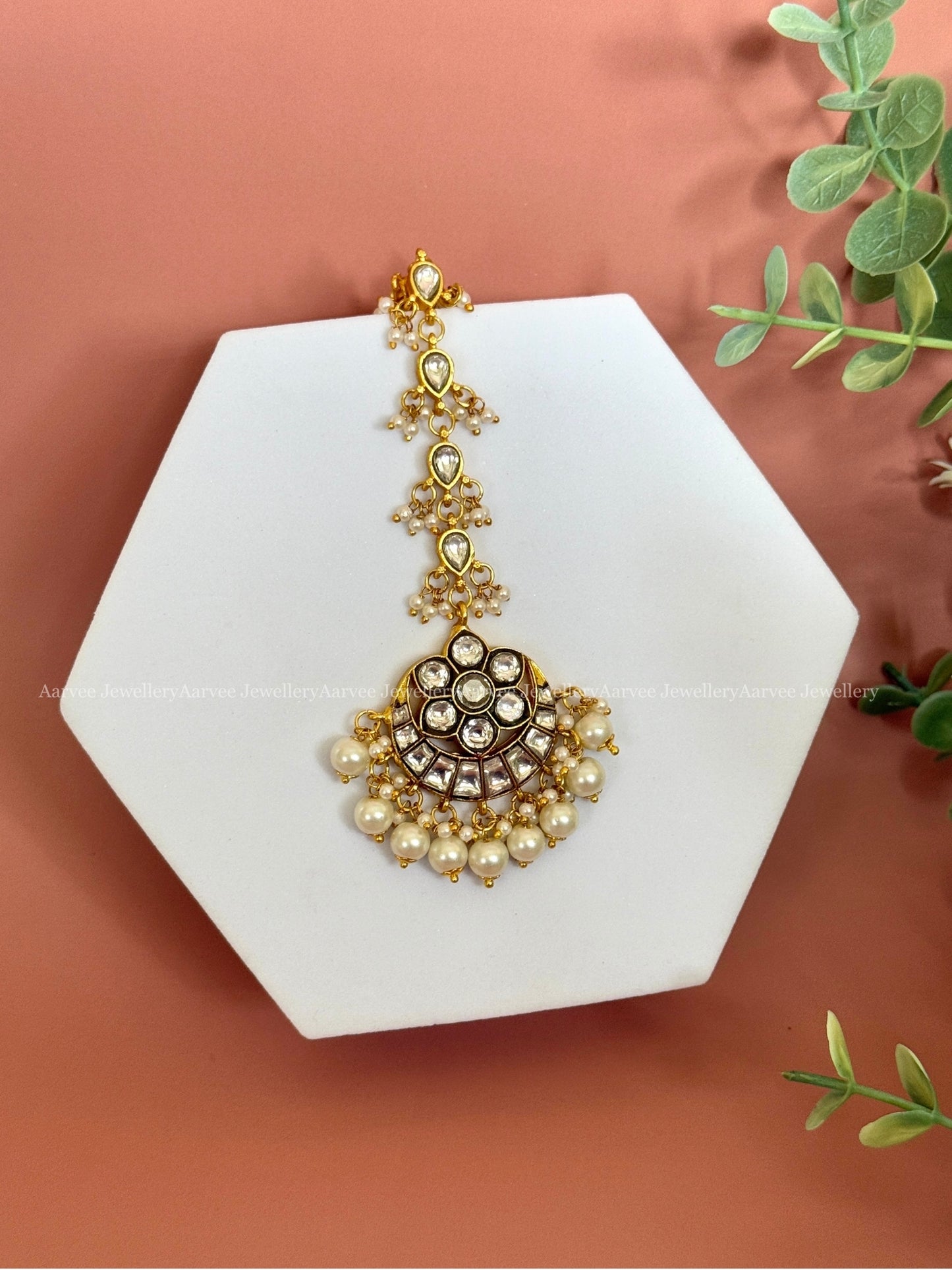 JADAU KUNDAN HALF MOON DESIGN TIKKA WITH WHITE STONES WITH PEARLS
