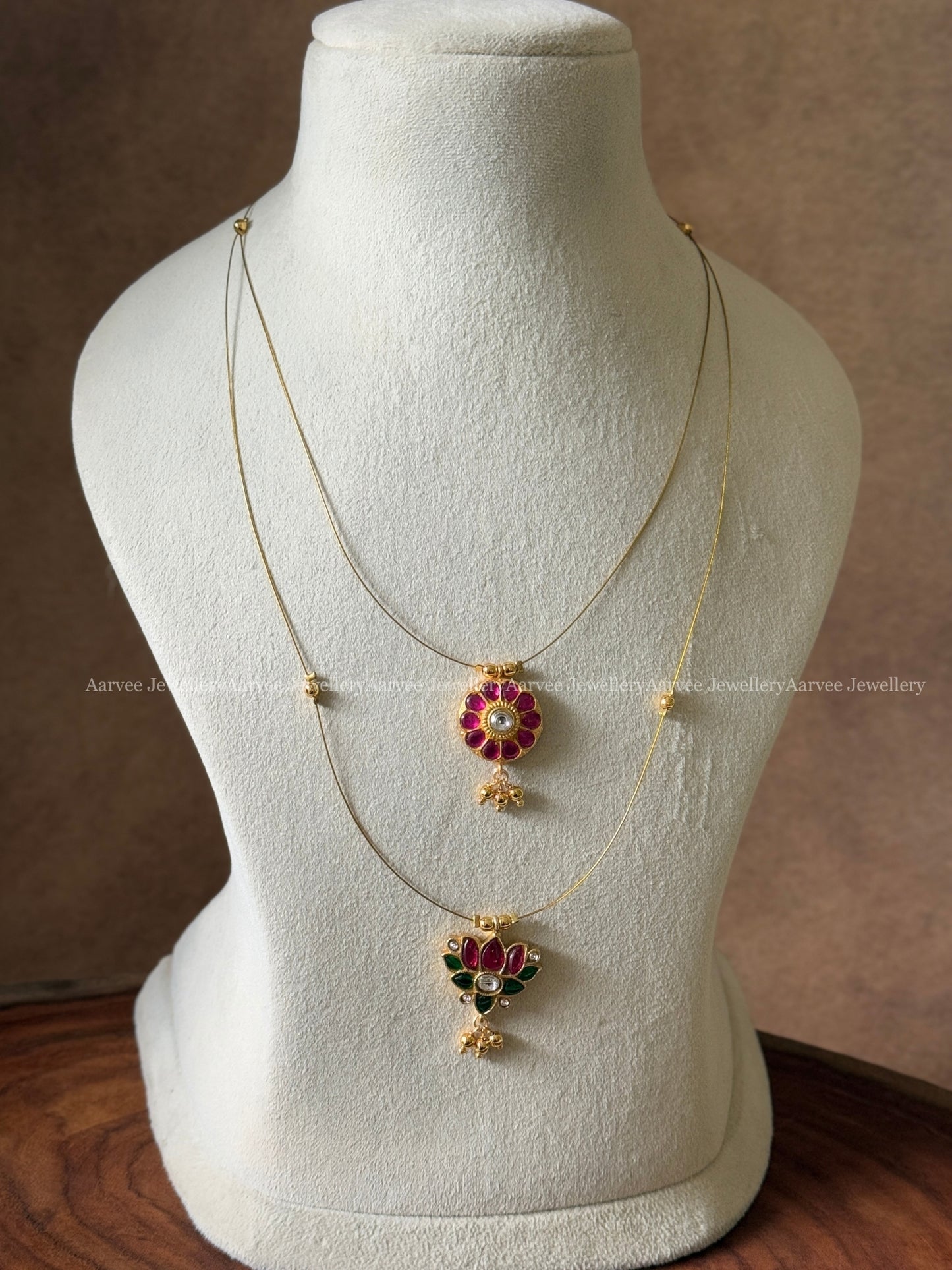 INVISIBLE TWO LAYER CHAIN WITH LOTUS & FLORAL JADAU PENDANT