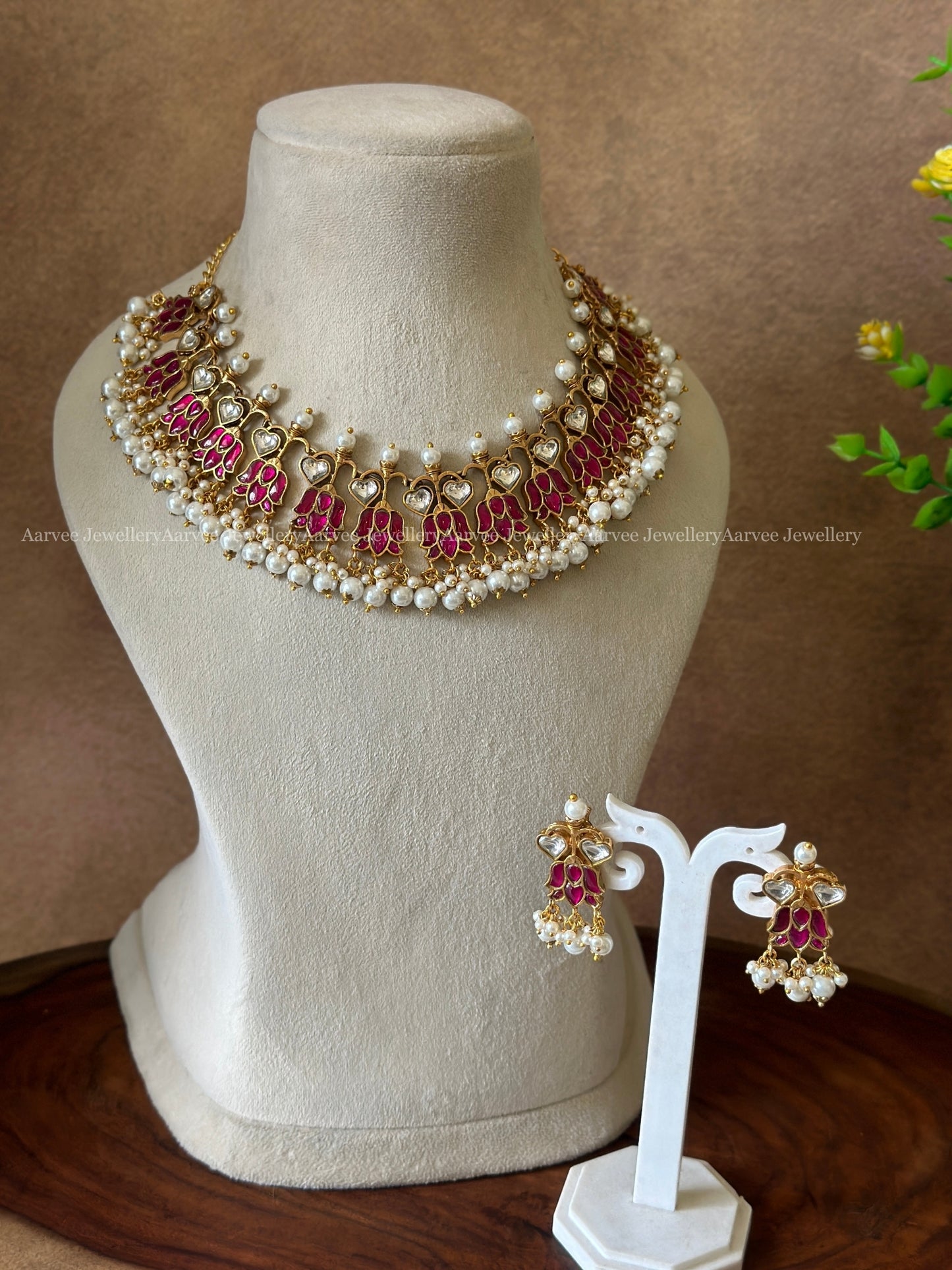 PINK STONE JADAU KUNDAN INVERTED LOTUS DESIGN NECKLACE SET WITH PEARL BEADS