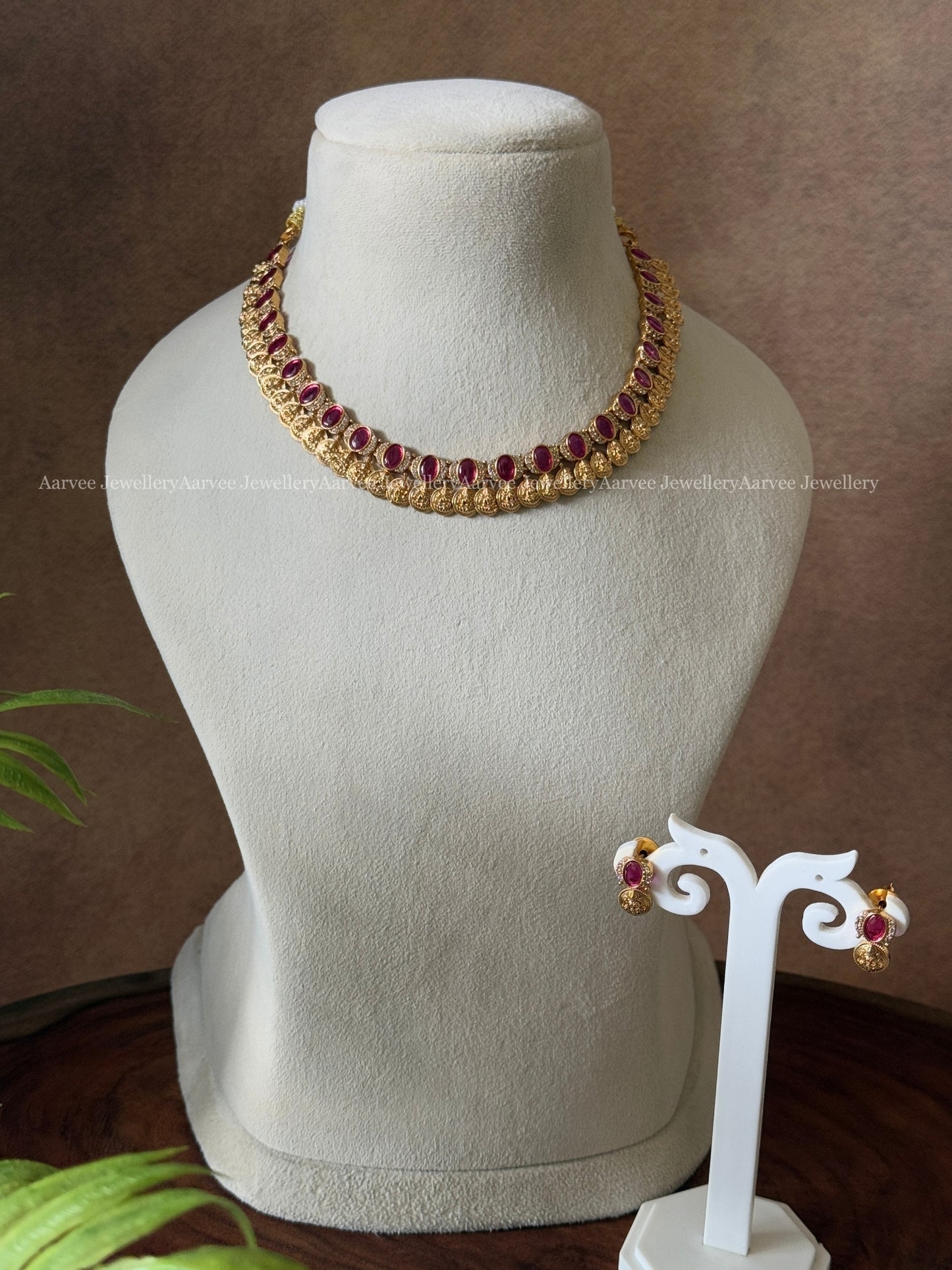 GOLD FINISH RUBY STONES MINIMAL COIN NECKLACE SET