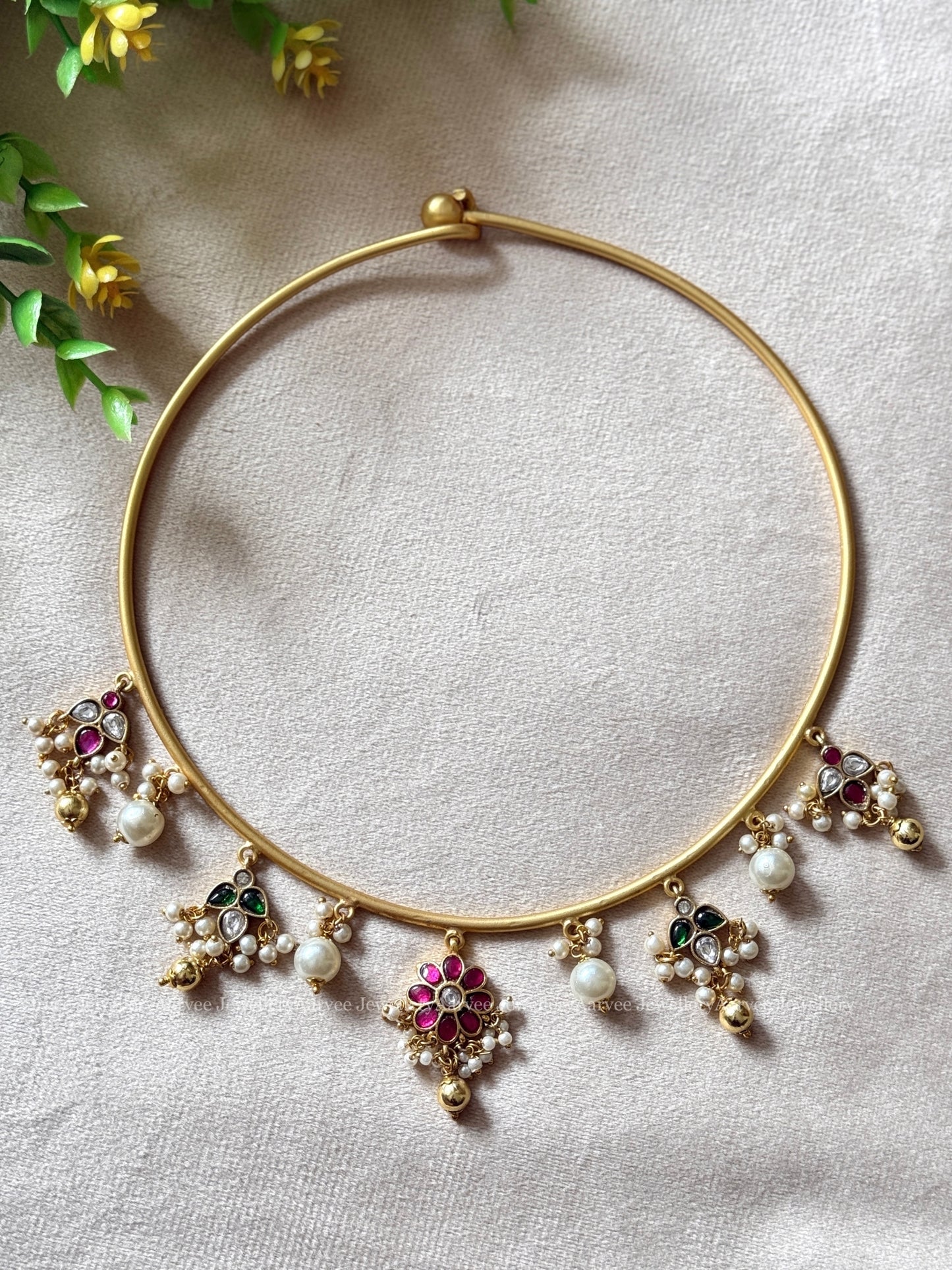 JADAU KUNDAN HASLI NECKLACE WITH FLORAL PENDANT