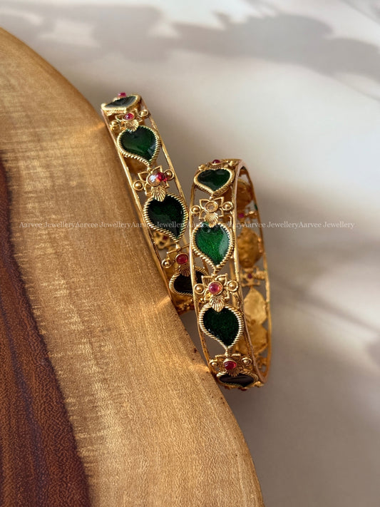 KERALA STYLE PALAKKA GREEN COLOR MANGO MOTIF BANGLES