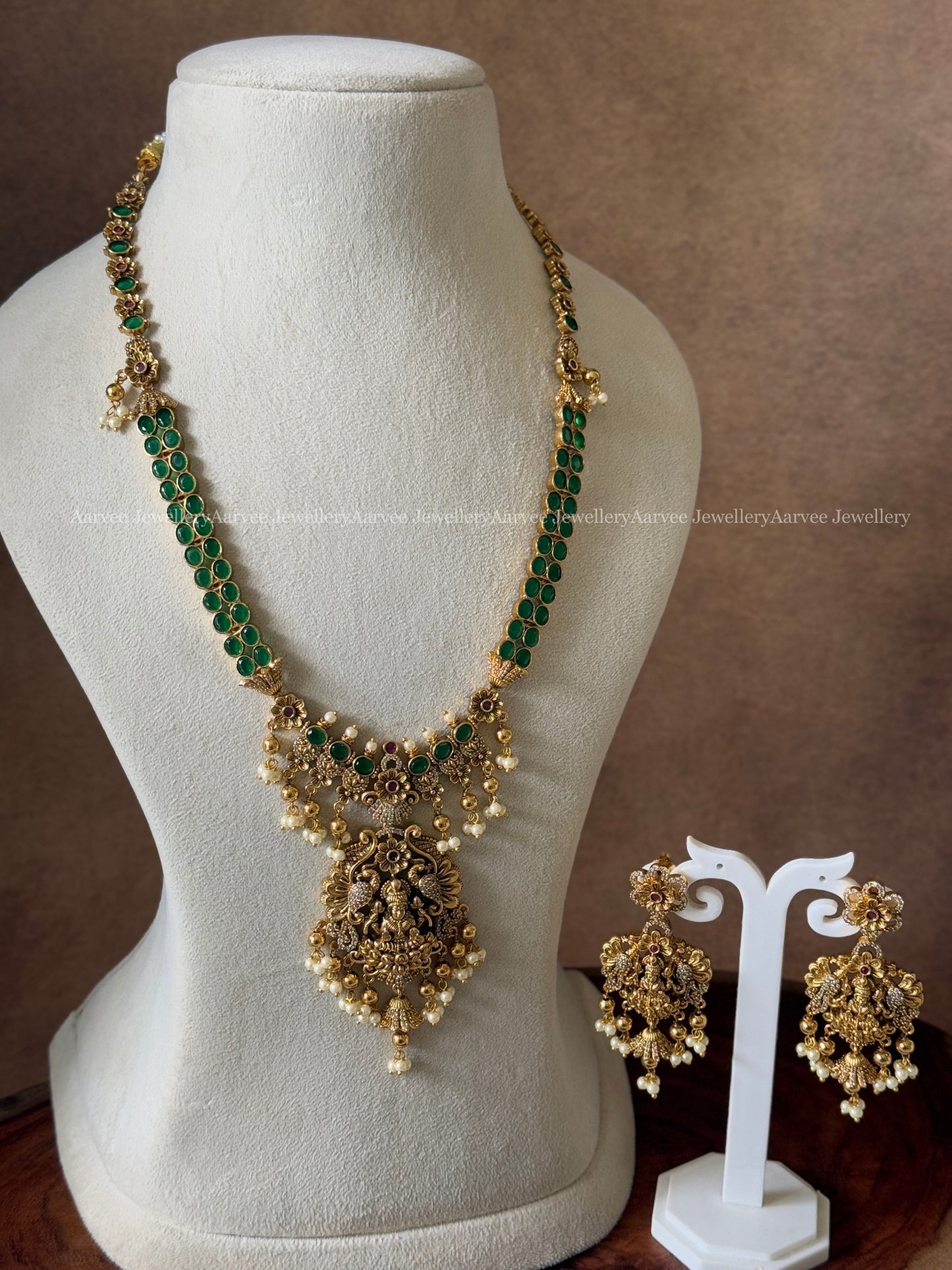 MINIMAL GREEN STONE LONG CHAIN SET WITH LAKSHMI PENDANT