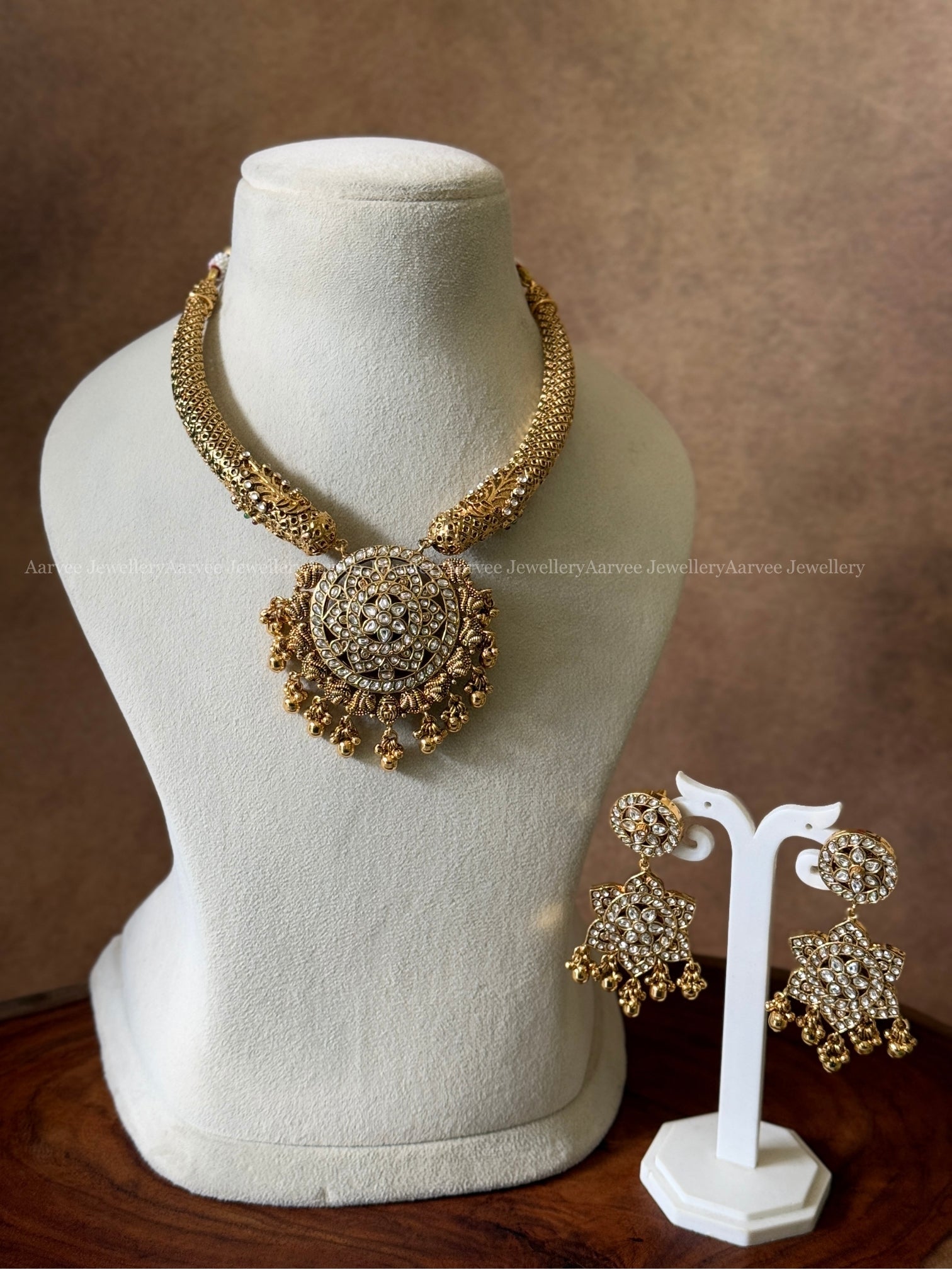 KUNDAN 2 IN 1 REVERSIBLE KANTI NECKLACE SET WITH PINK / WHITE FLORAL PENDANT