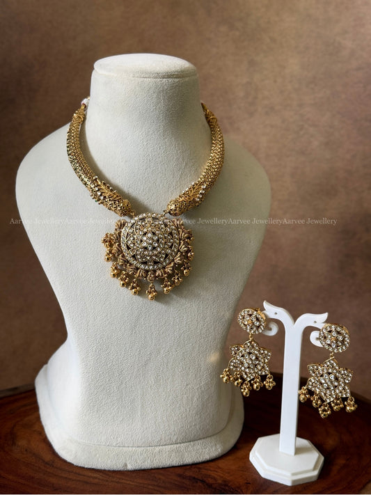 KUNDAN 2 IN 1 REVERSIBLE KANTI NECKLACE SET WITH PINK / WHITE FLORAL PENDANT