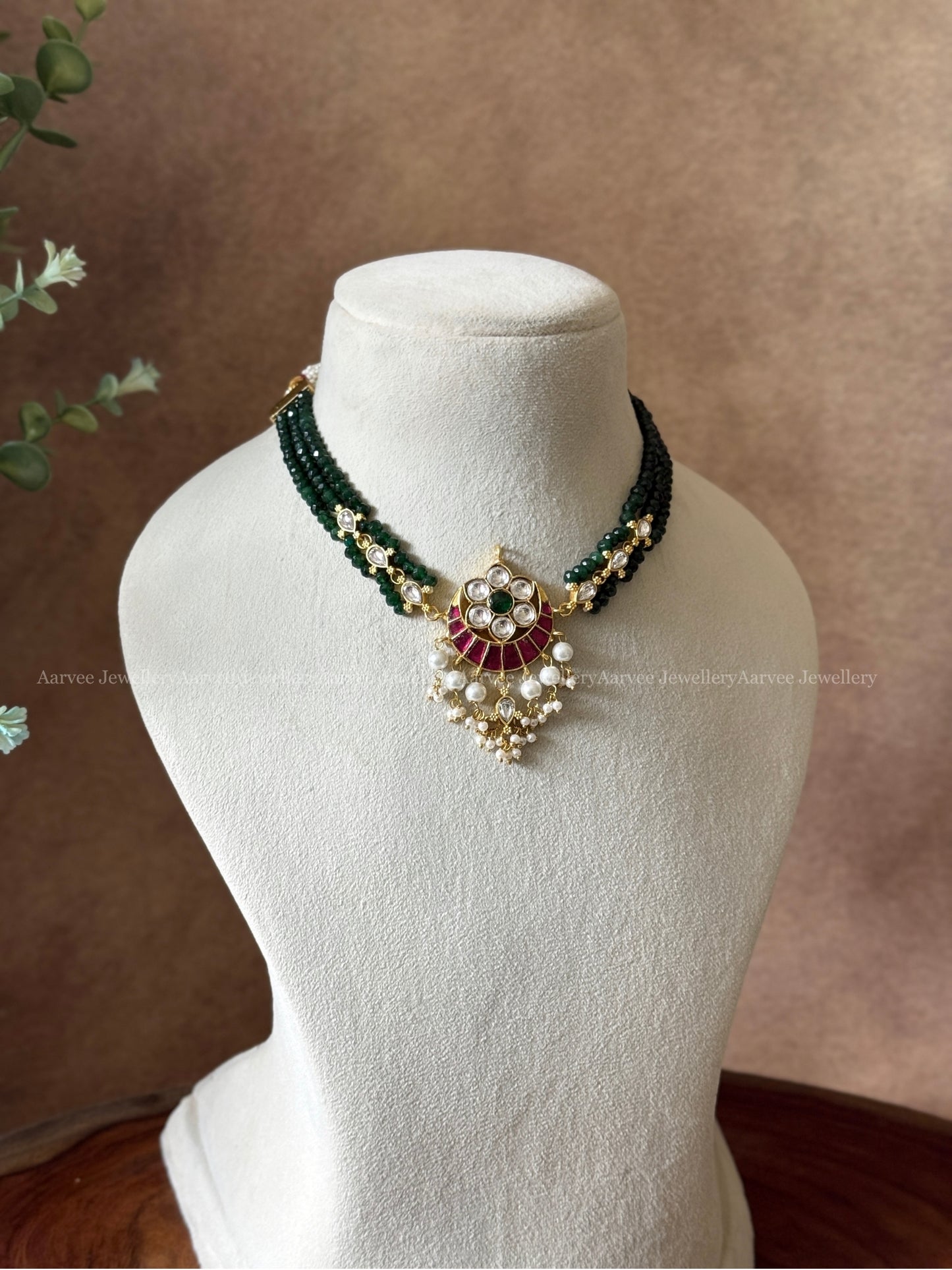 JADAU KUNDAN GREEN BEADED CHOKER WITH CHAND PENDANT
