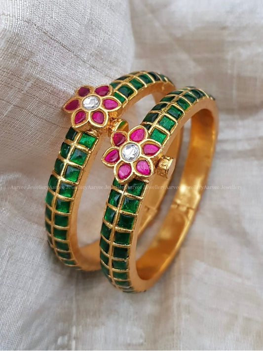 JADAU KUNDAN GREEN STONE FLORAL KADA BANGLE