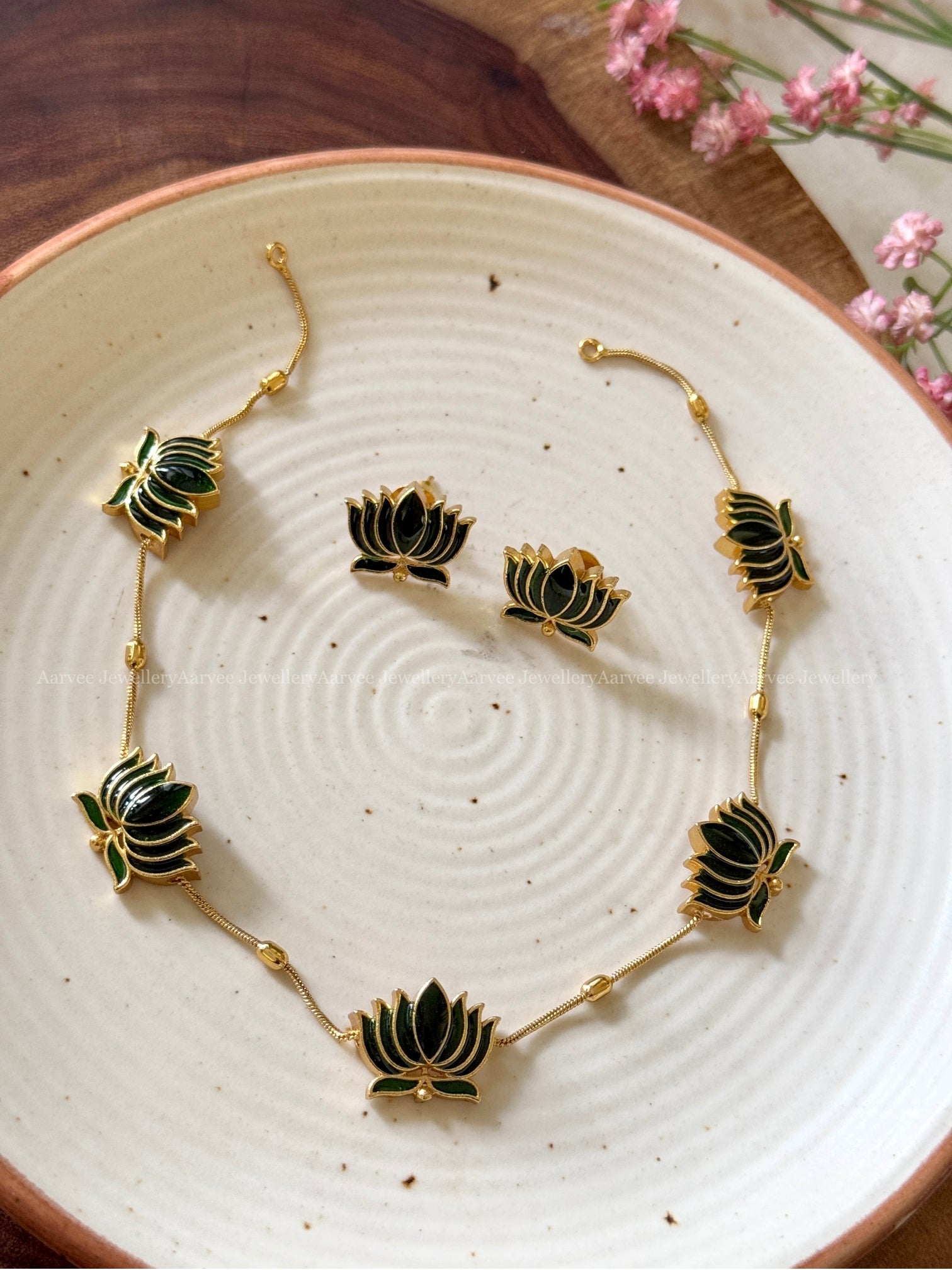 HIGH QUALITY MINIMAL GOLD CHAIN LOTUS NECKLACE SET - GREEN COLOR