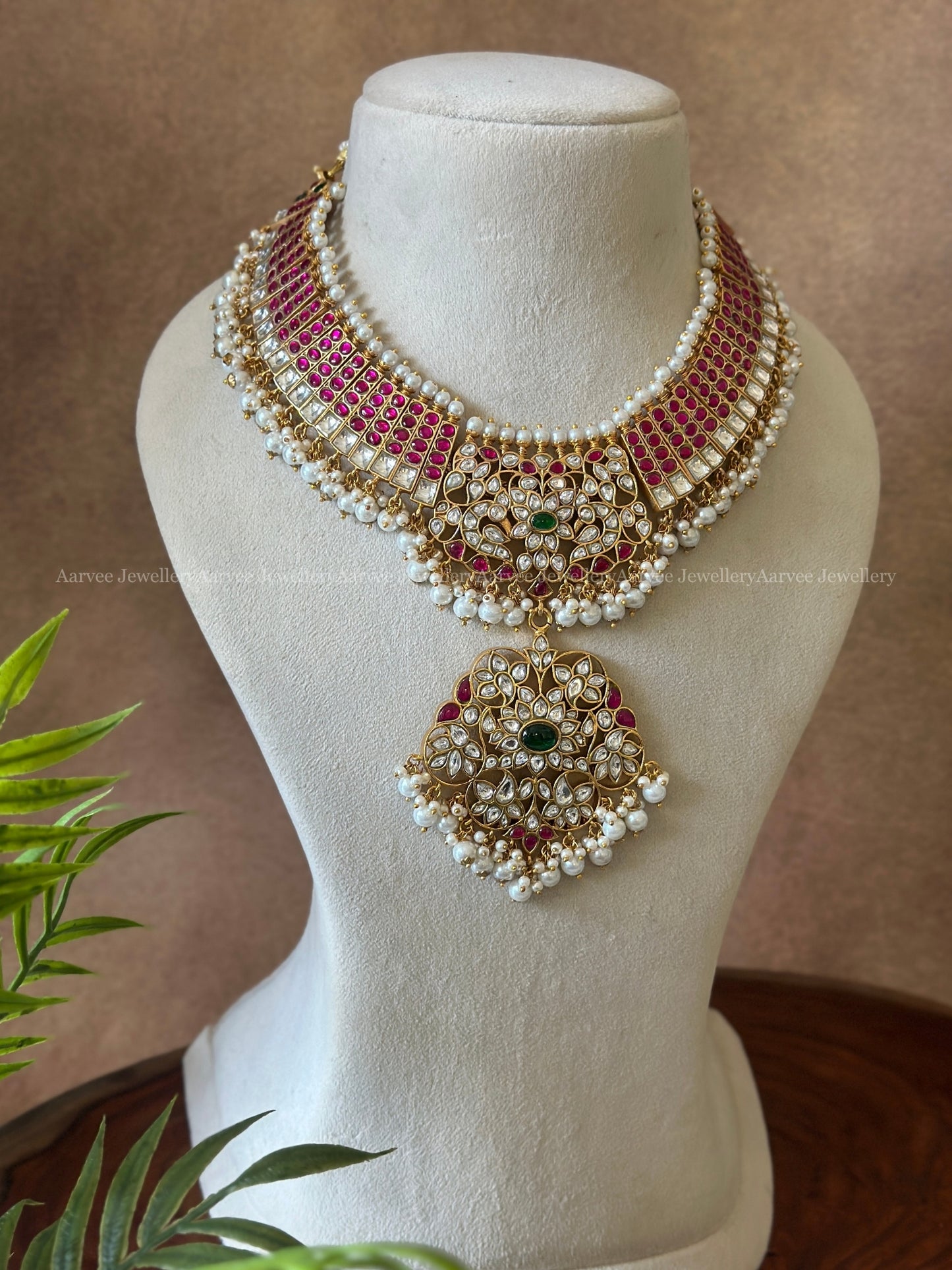 JADAU KUNDAN STATEMENT NECKLACE WITH PINK STONES & PEARLS