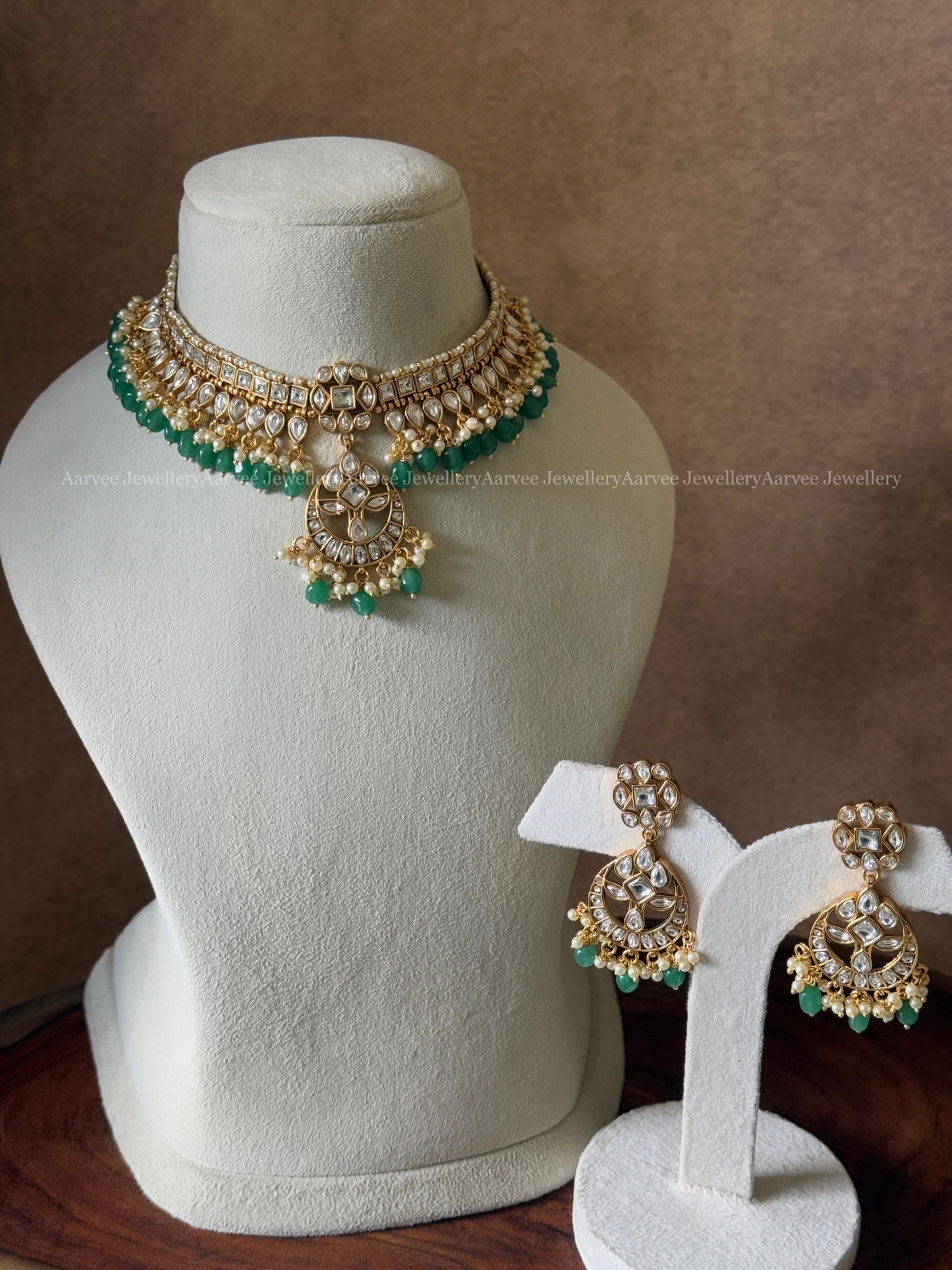 SEMI PRECIOUS KUNDAN CHOKER SET WITH WHITE STONES & PASTEL BEADS