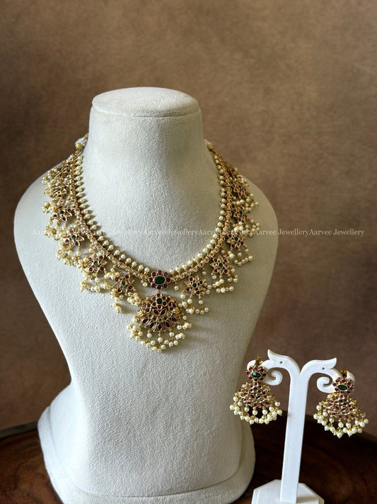 FLORAL GUTTA PUSALU NECKLACE SET WITH PEARLS