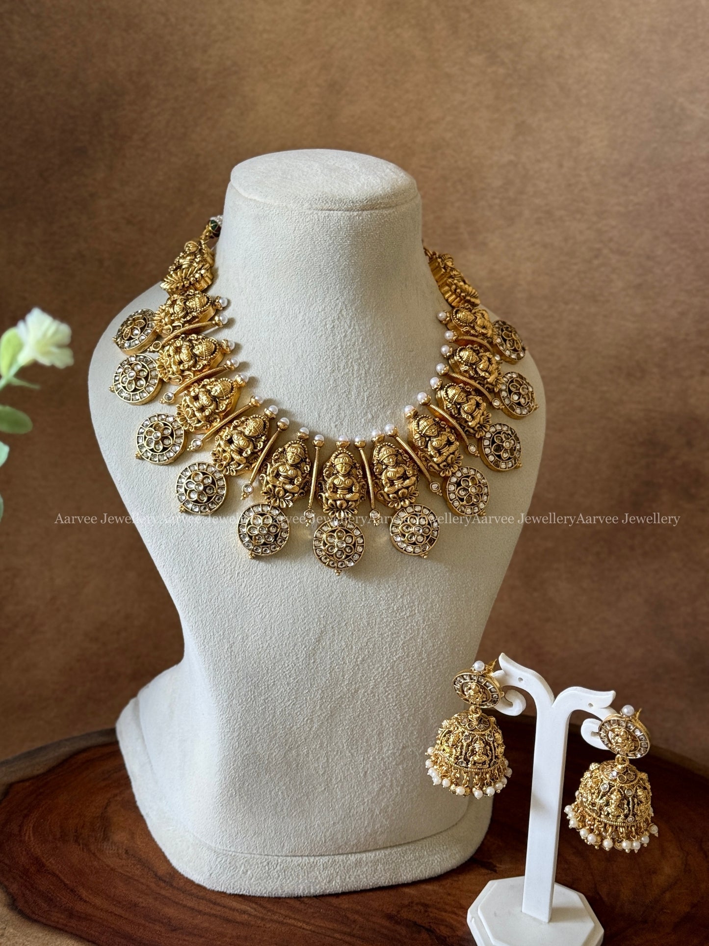 WHITE STONE BUTTA NECKLACE SET WITH LAKSHMI PENDANT