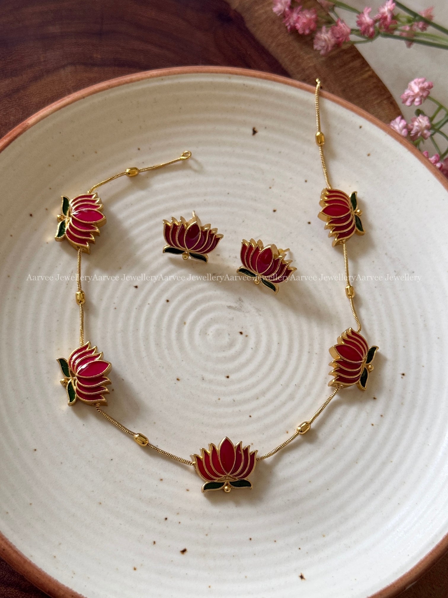 HIGH QUALITY MINIMAL GOLD CHAIN LOTUS NECKLACE SET - RUBY / GREEN COLOR