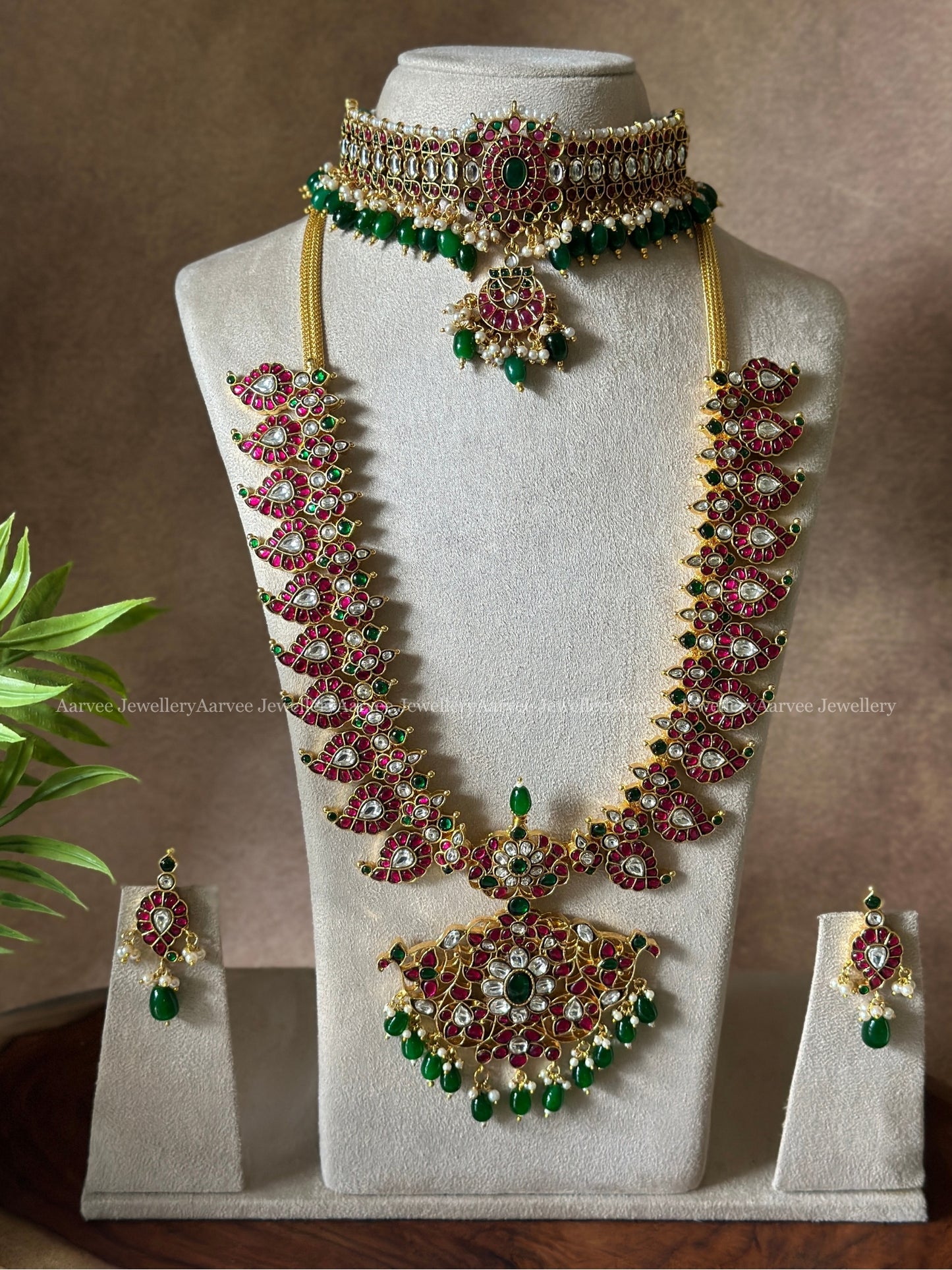 COMBO - KEMP CHOKER WITH SINGLE PENDANT | JADAU KUNDAN PINK STONE MANGO MOTIF MID LENGTH HARAM SET IN GREEN BEADS