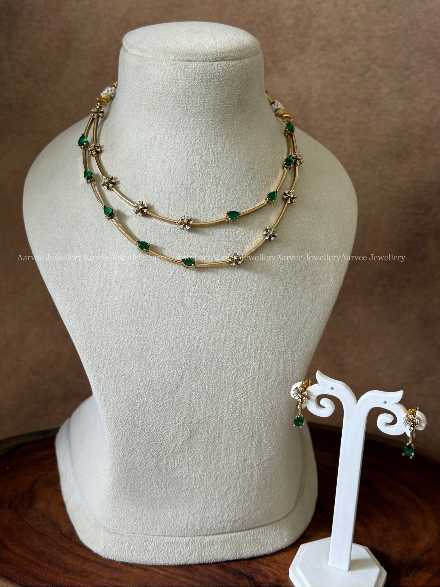 TWO LAYERED HASLI NECKLACE SET WITH GREEN STONE