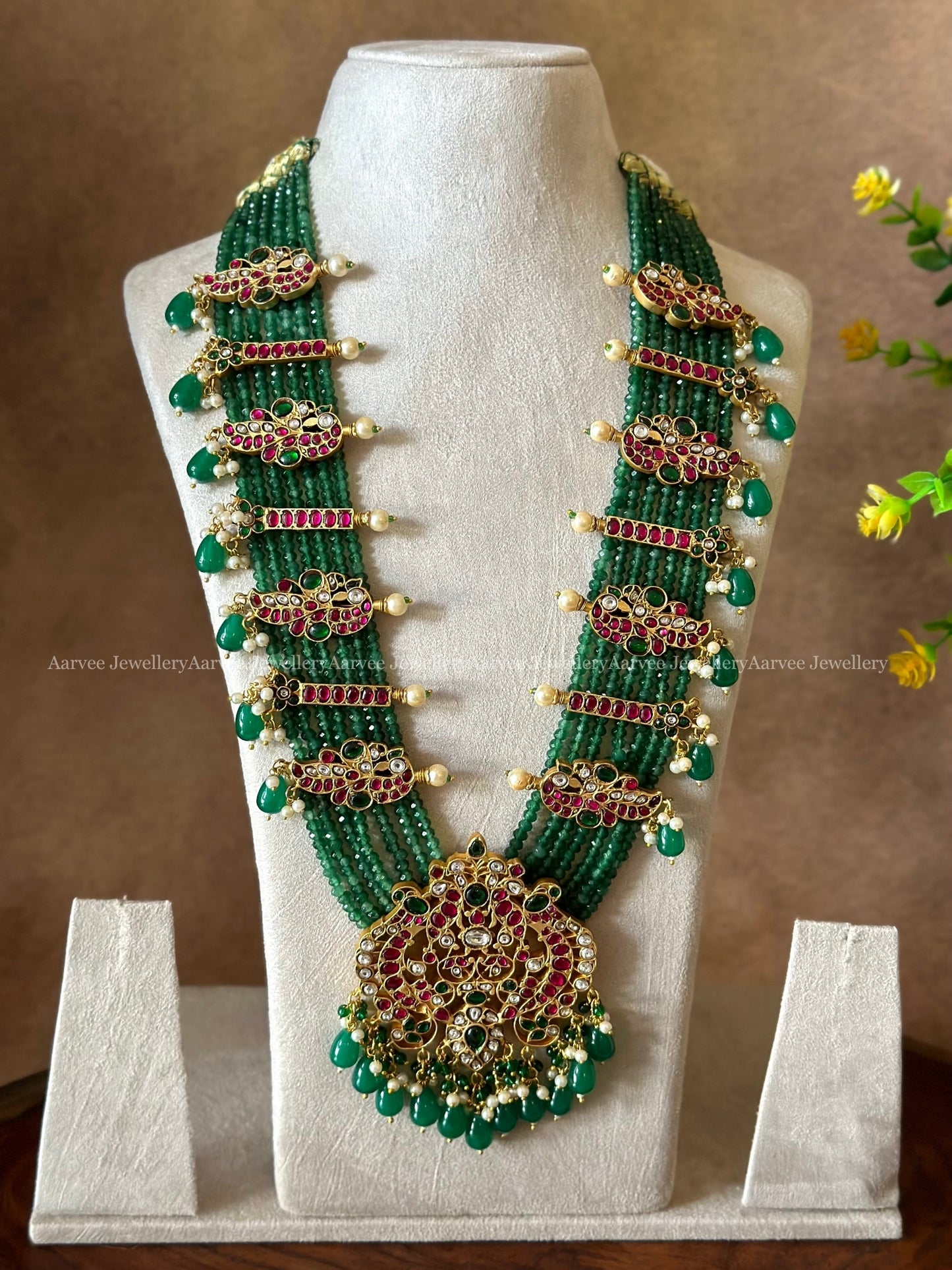 GREEN BEADED JADAU KUNDAN HARAM WITH SIDE PENDANTS