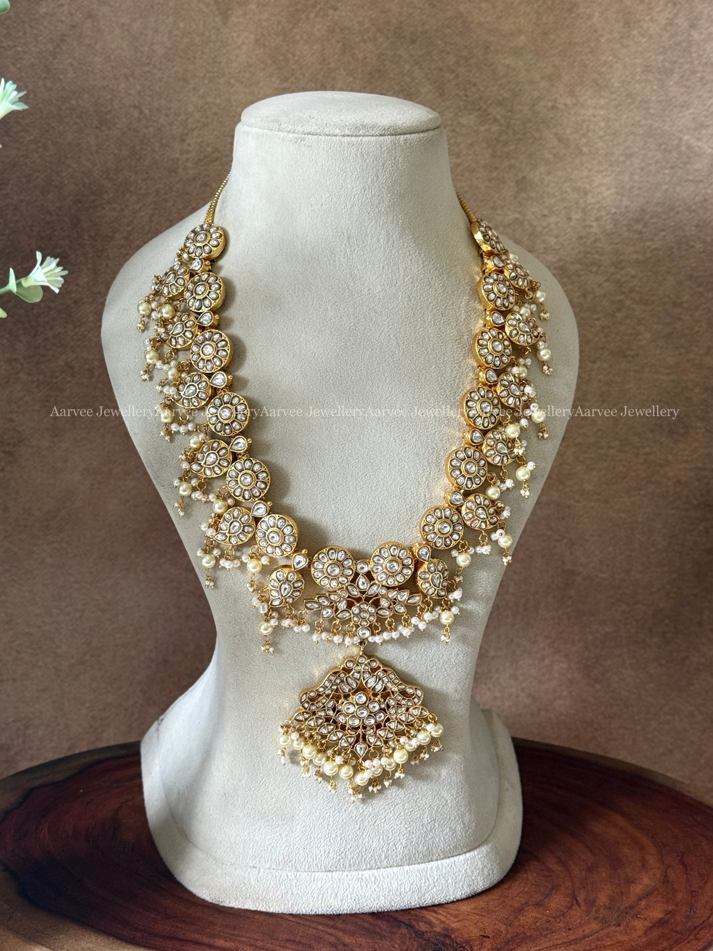 JADAU KUNDAN WHITE STONES BUTTA & MANGO MOTIF HARAM WITH PEARLS