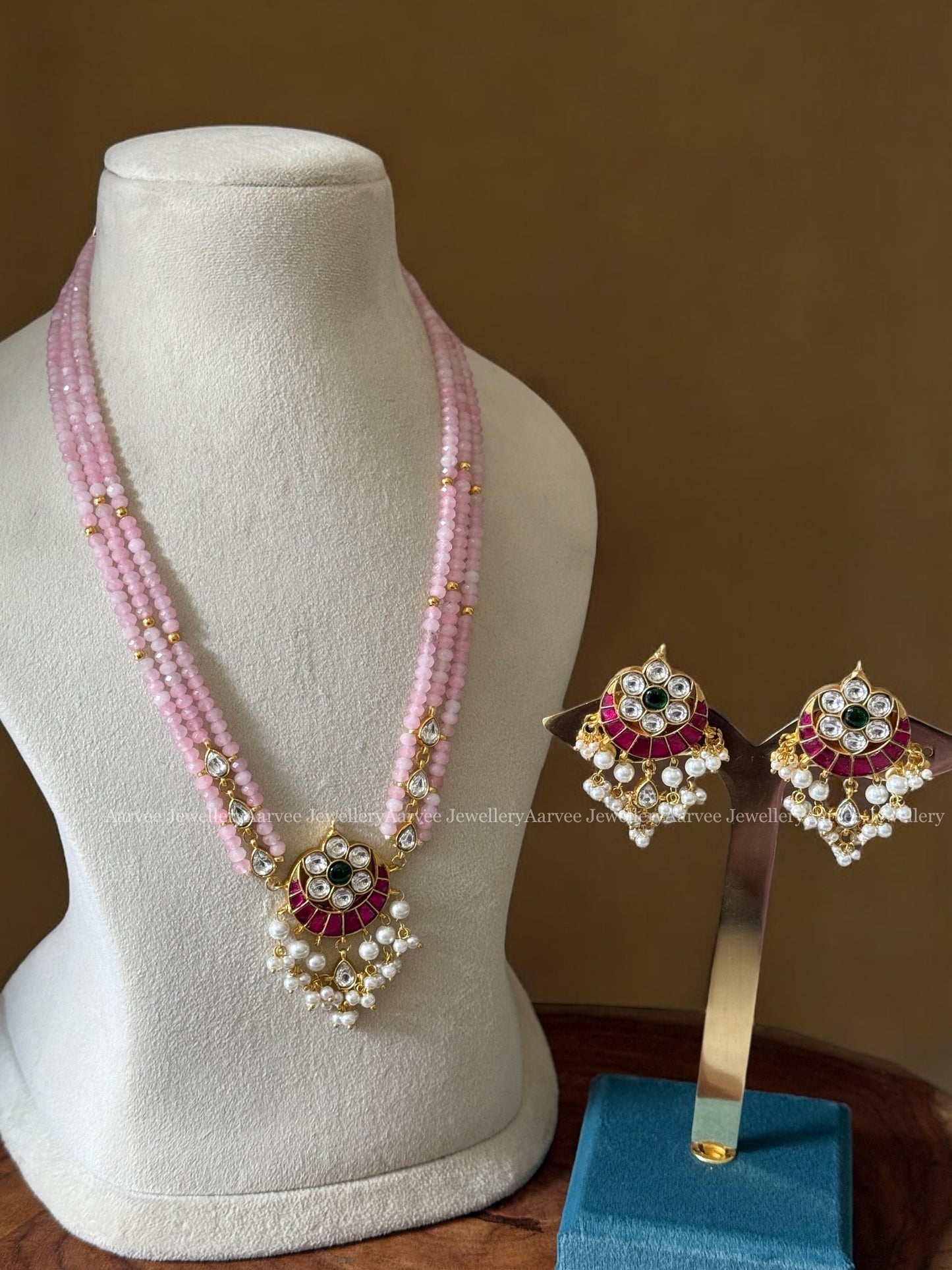JADAU KUNDAN BABY PINK BEADED SHORT CHAIN SET WITH CHAND DESIGN PENDANT