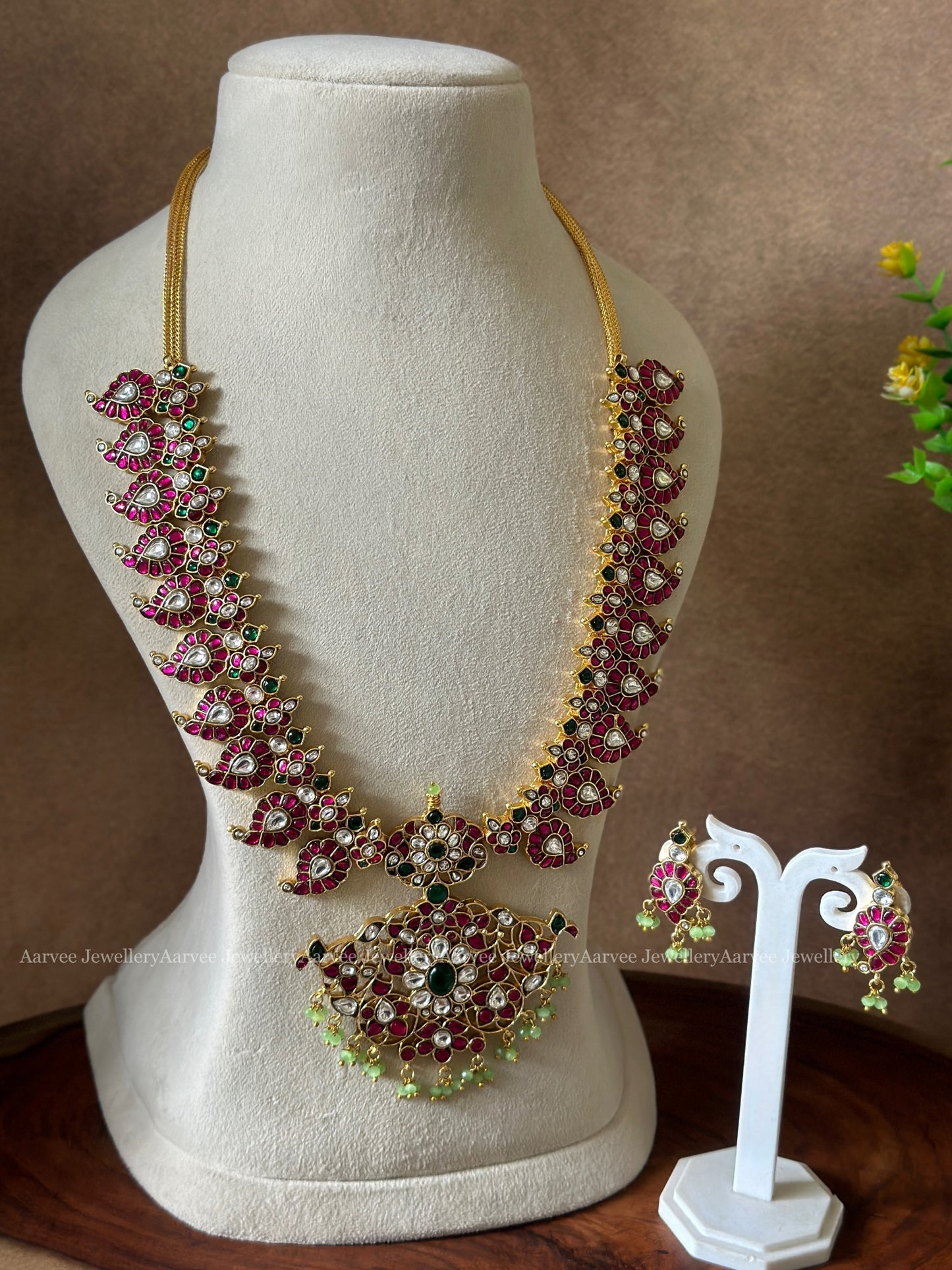 JADAU KUNDA RUBY STONE MANGO MOTIF HARAM SET WITH FLORAL PENDANT & TINY GREEN BEADS