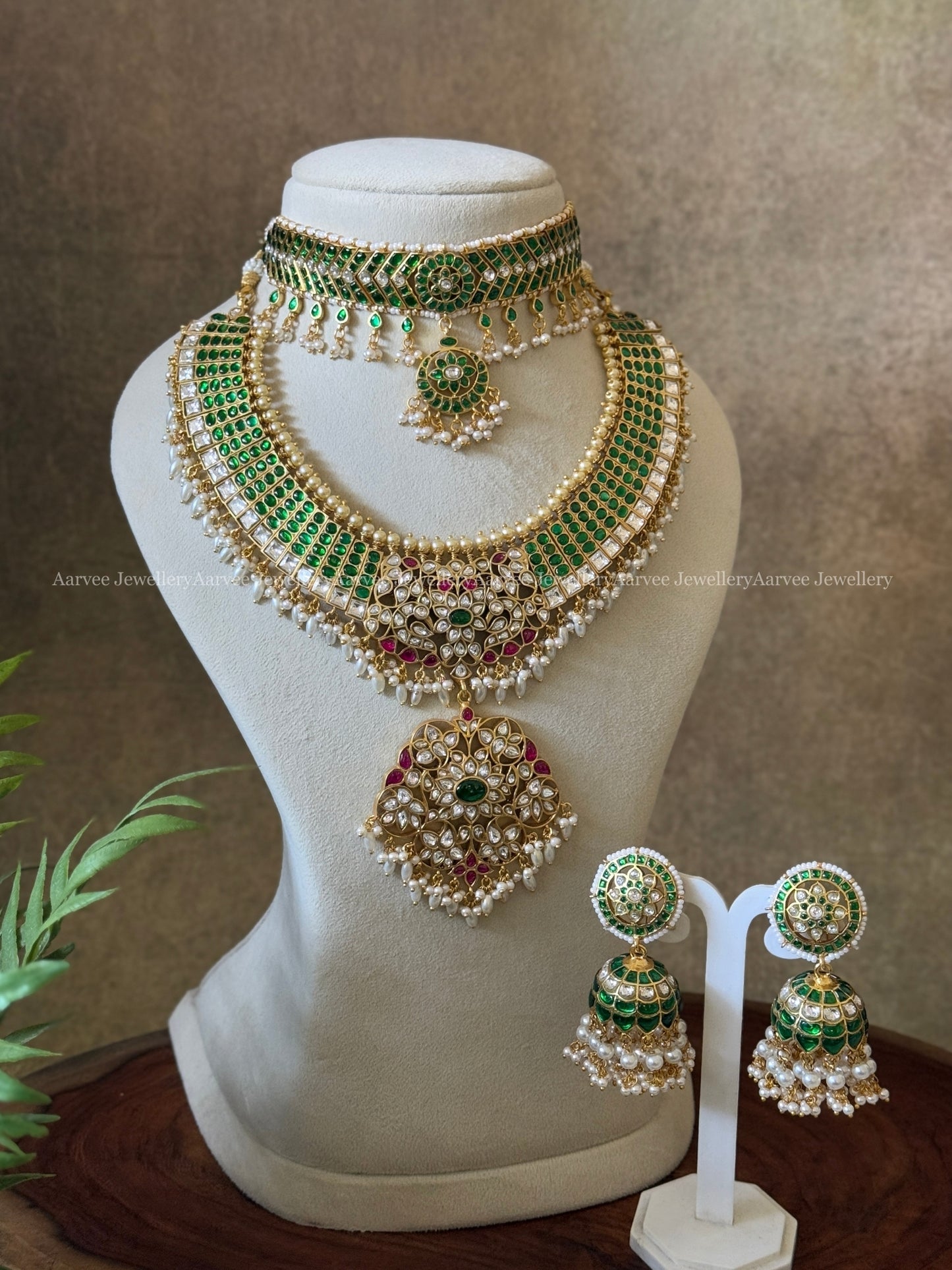 COMBO - JADAU KUNDAN ADITI CHOKER | STATEMENT BRIDAL NECKLACE | BUTTA JHUMKI WITH GREEN STONES & RICE PEARLS