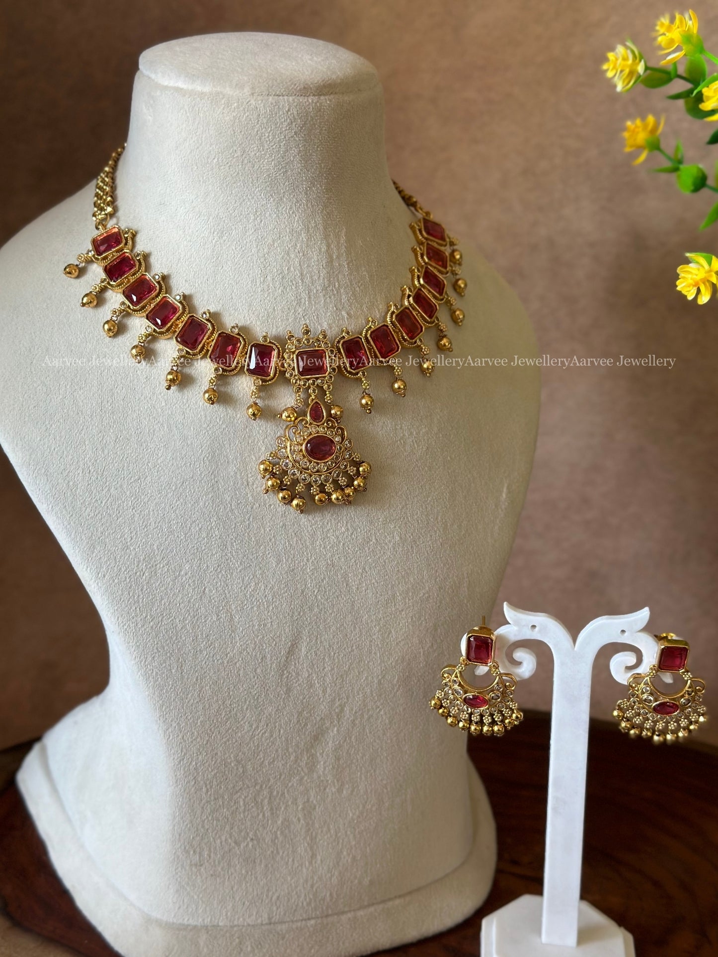 RUBY STONES NECKLACE SET WITH GOLD BEADS