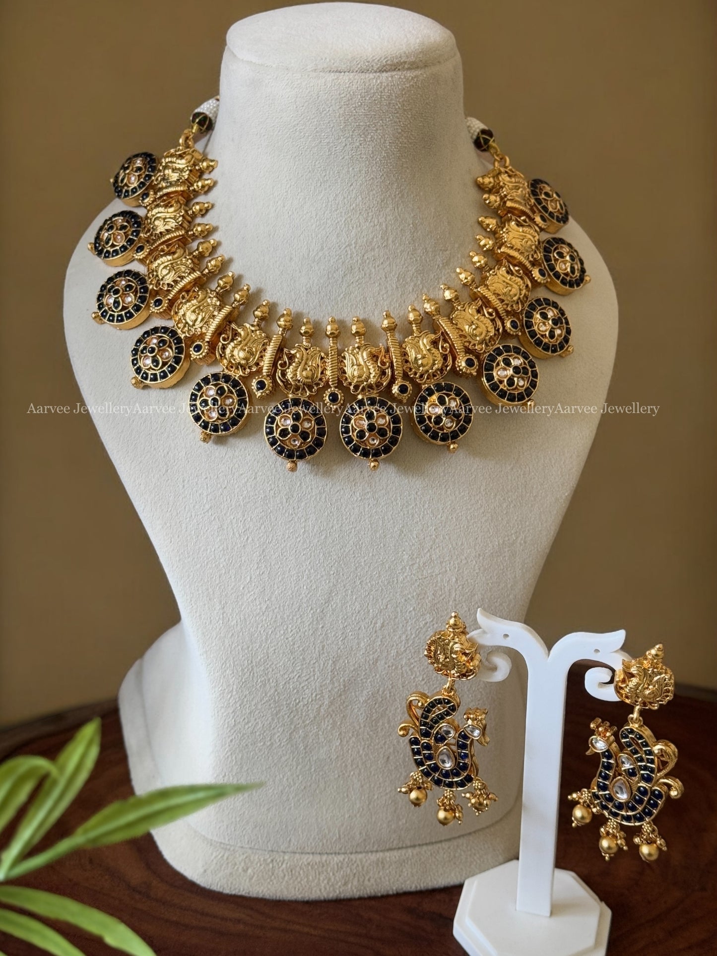GOLD TONE BUTTA BRIDAL NECKLACE SET WITH NAVY BLUE STONES