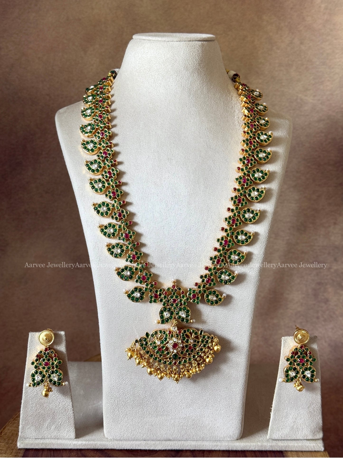 2 IN 1 REVERSIBLE KEMP MANGO MOTIF HARAM SET IN WHITE / GREEN STONES AND GOLD BEADS