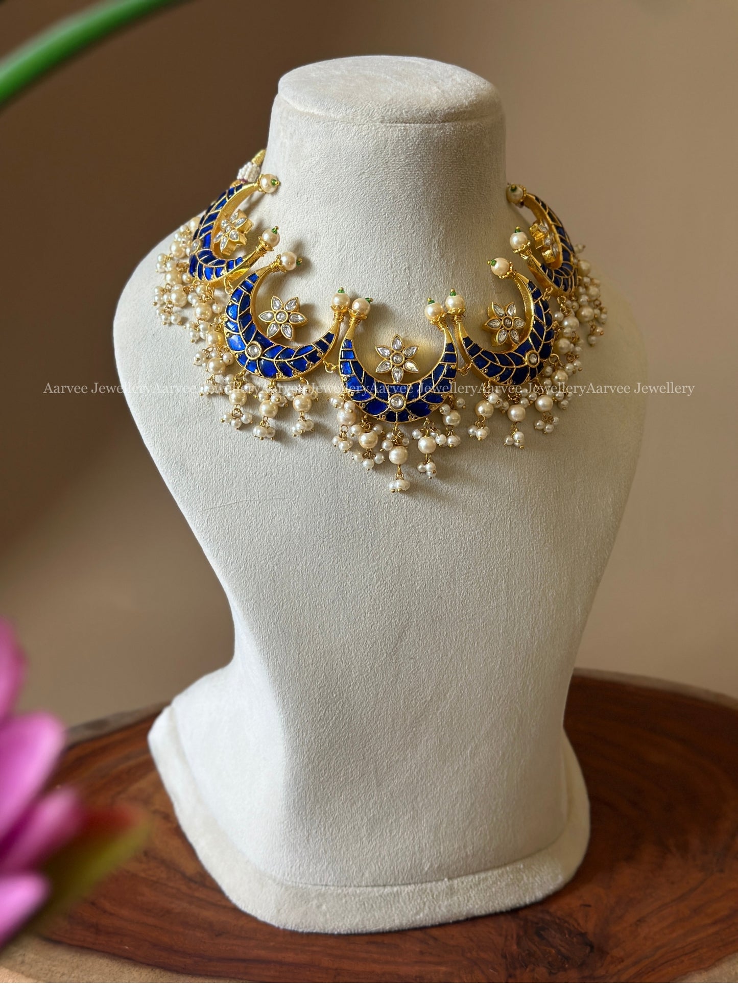 JADAU KUNDAN FIVE CHAND DESIGN PENDANT BLUE STONE NECKLACE WITH PEARL BEADS