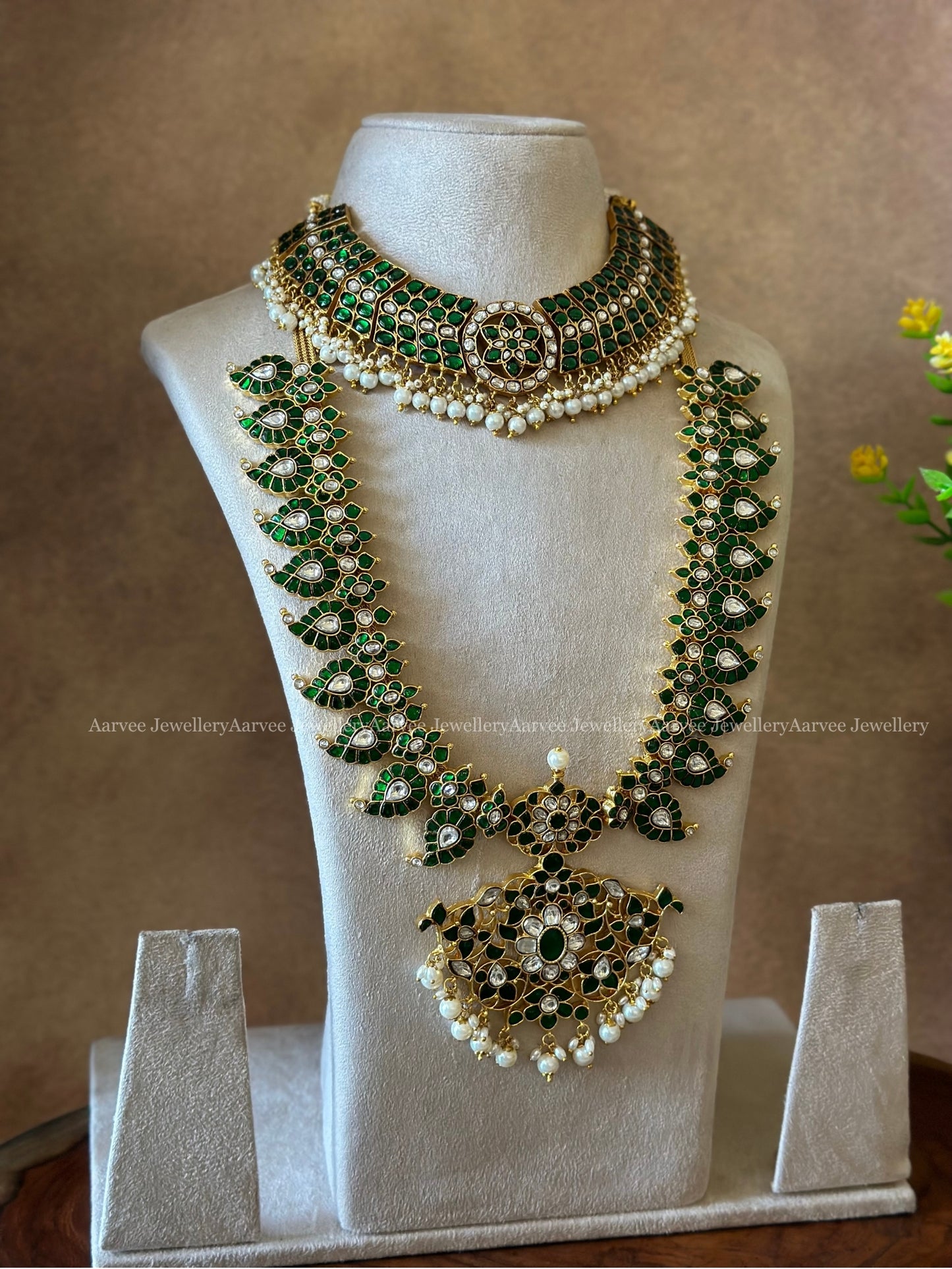 COMBO - JADAU KUNDAN GREEN STONE BUTTA CHOKER | JADAU KUNDAN GREEN STONE MANGO MOTIF MID LENGTH HARAM SET WITH PEARLS