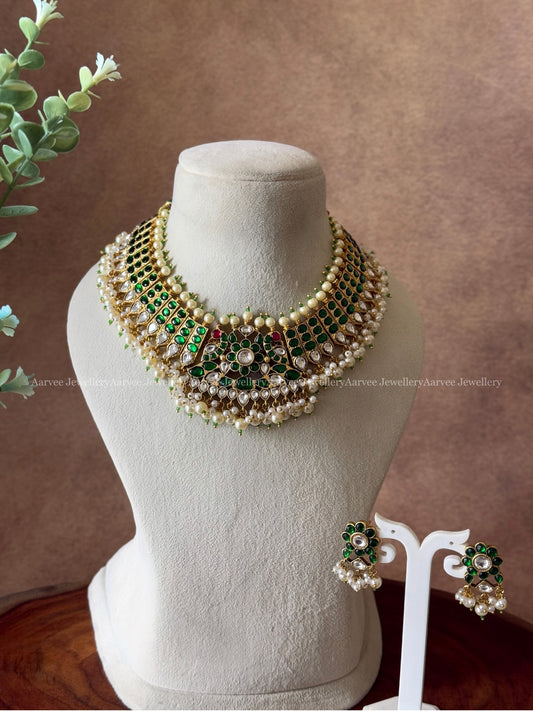 JADAU KUNDAN GREEN STONE NECKLACE SET WITH PEACOCK PENDANT IN PEARLS
