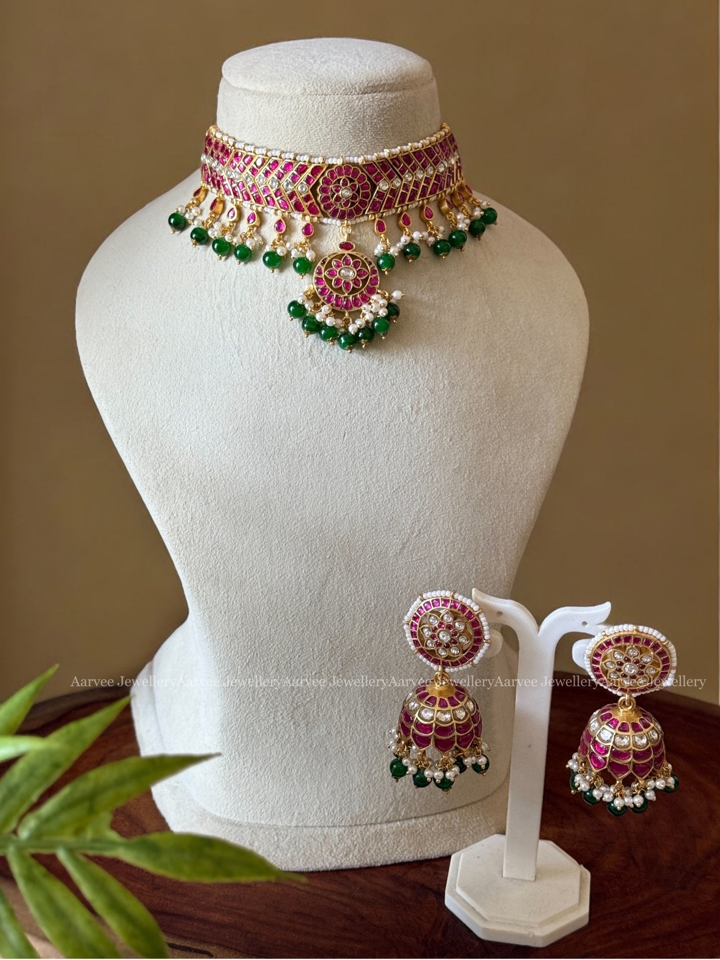 JADAU KUNDAN CHOKER SET WITH PINK KUNDAN STONES & GREEN BEADS