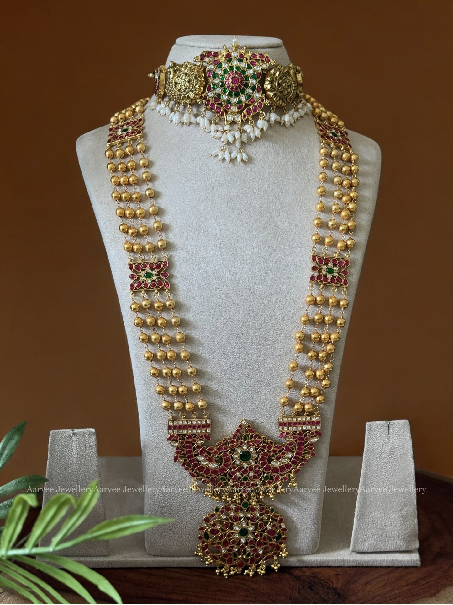 JADAU KUNDAN GOLD BEAD LAYERED HARAM WITH FULL GOLD CHOKER WITH RICE PEARLS