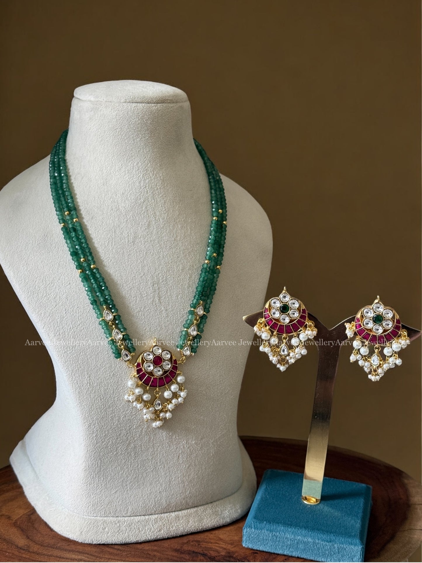 JADAU KUNDAN PASTEL BEADED SHORT CHAIN SET WITH CHAND DESIGN PENDANT