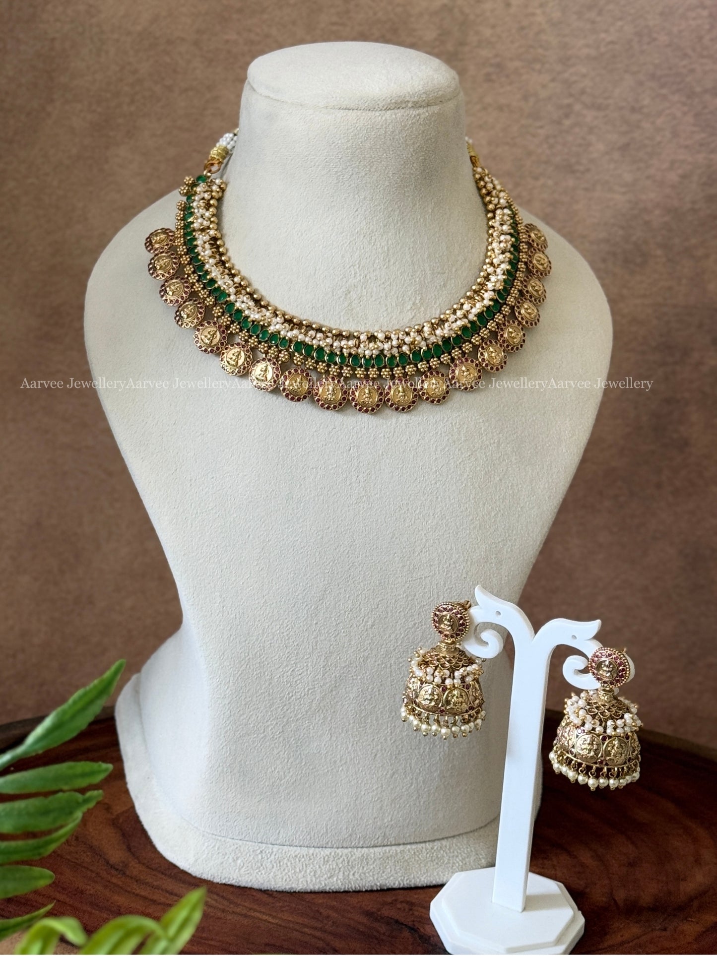 GOLD COIN AND PEARL BUNCH NECKLACE SET WITH GREEN STONES