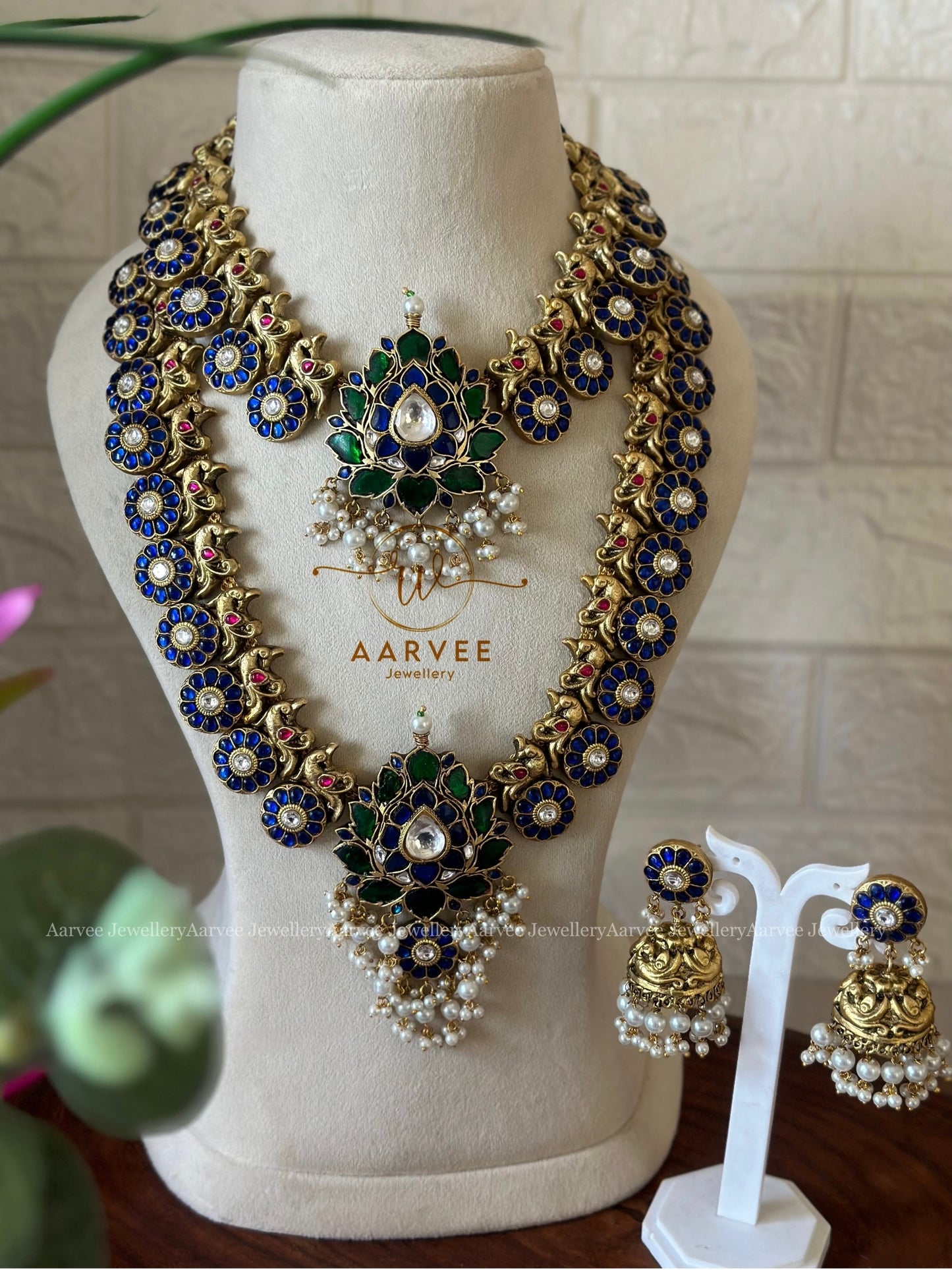 JADAU KUNDAN BRIDAL SET| LOTUS MOTIF NECKLACE| LOTUS MOTIF HARAM | WITH BLUE & GREEN STONES AND WITH PEARLS