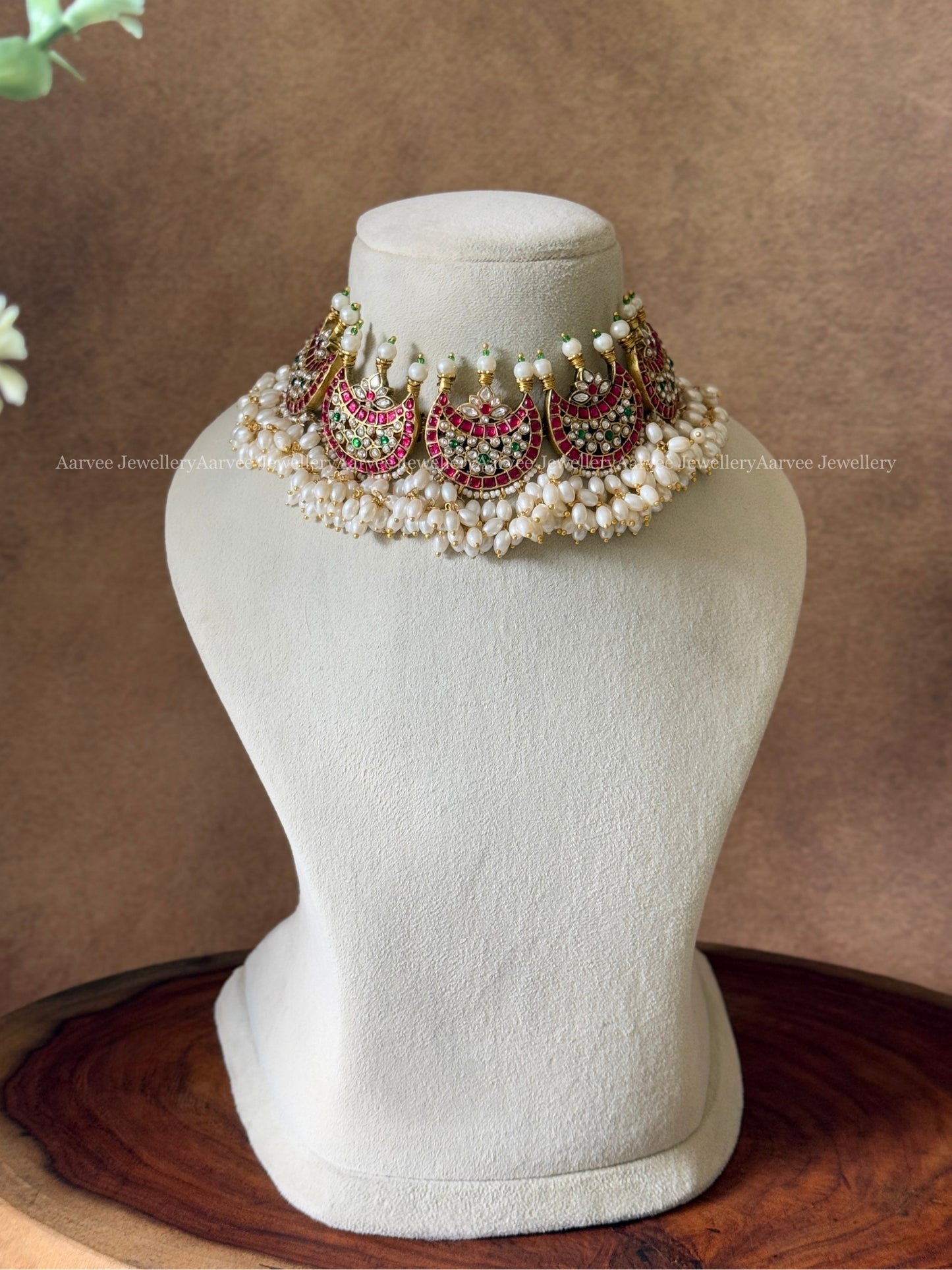 JADAU KUNDAN FIVE PENDANT CHAAND DESIGN NECKLACE IN PINK STONES AND RICE PEARLS DROPPINGS