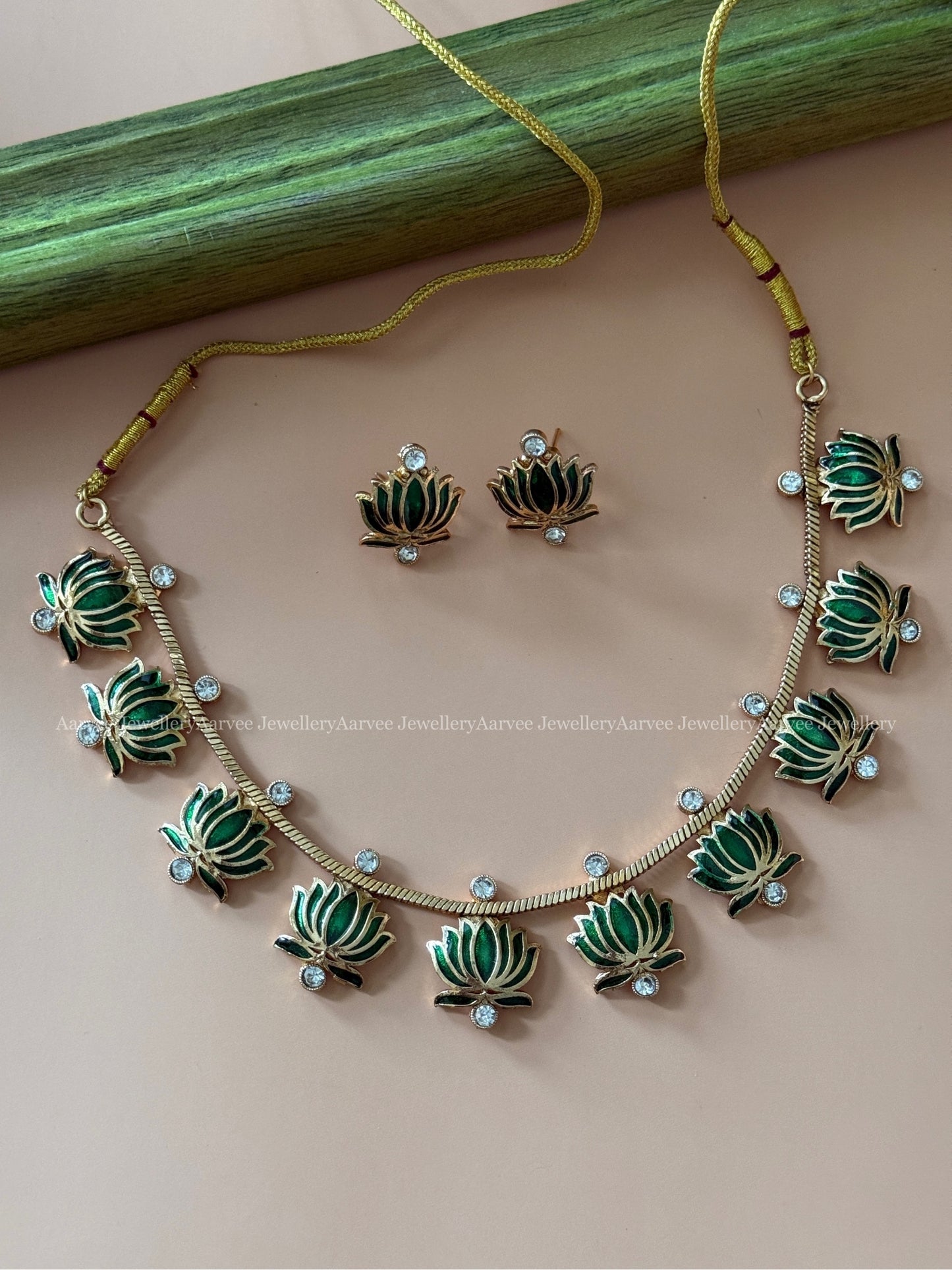 GOLD CHAIN GREEN LOTUS NECKLACE SET - PREMIUM