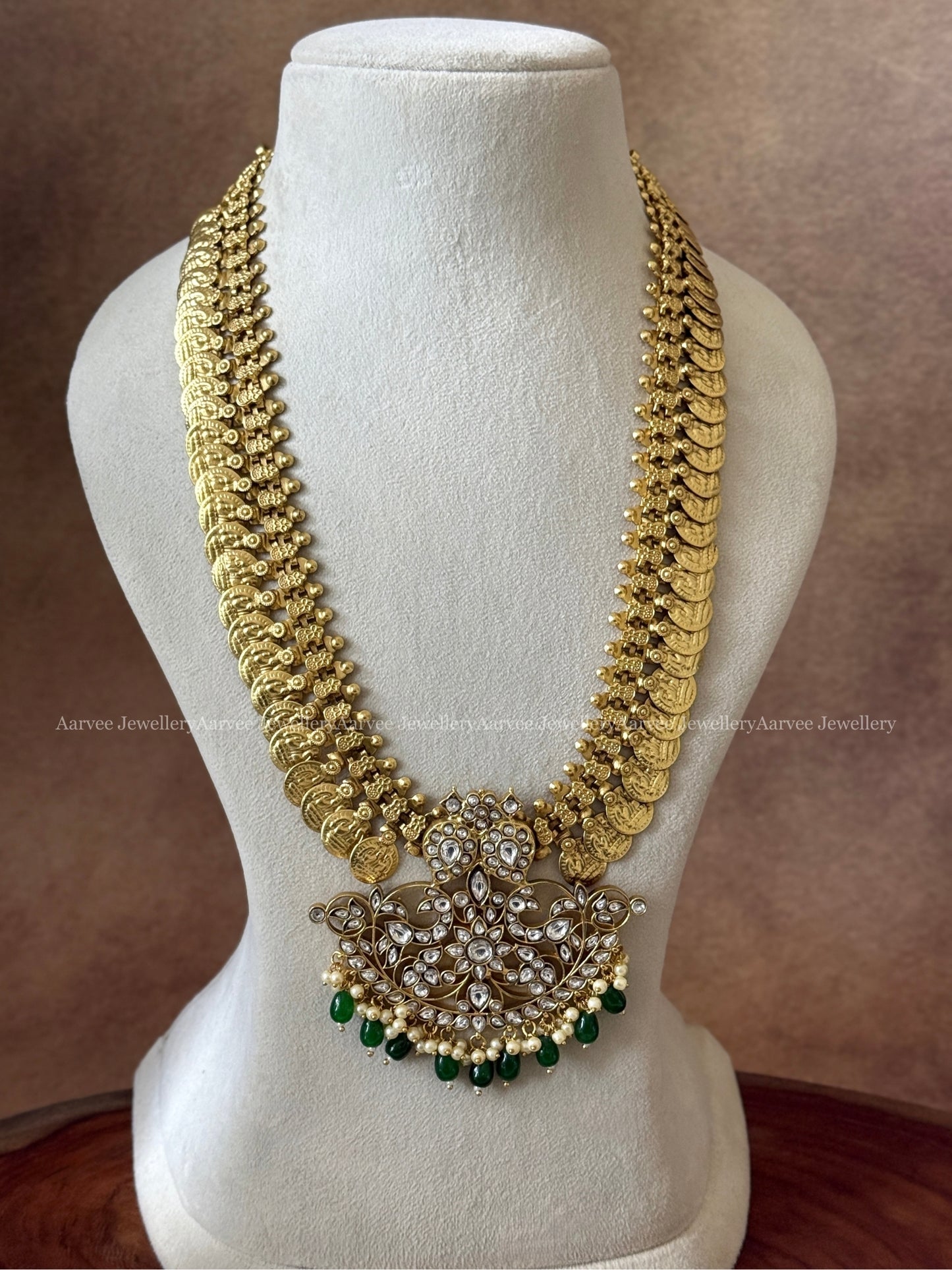 JADAU KUNDAN GOLD COIN MIDLENGTH CHAIN WITH WHITE STONE MANGO PENDANT & GREEN BEADS