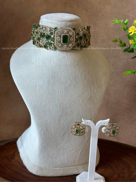VICTORIAN HIGHNECK CHOKER SET WITH GREEN STONES