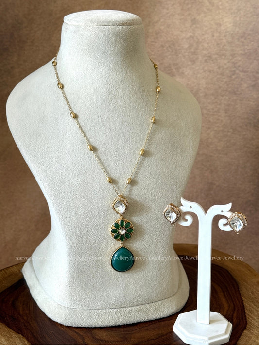 MID LENGTH GOLD CHAIN SET WITH SEA GREEN STONE PENDANT