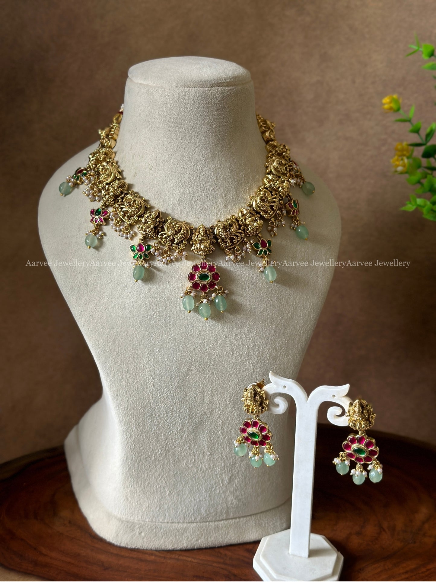 GOLD TONE LAKSHMI NECKLACE SET WITH KEMP STONES AND PASTAL BEADS