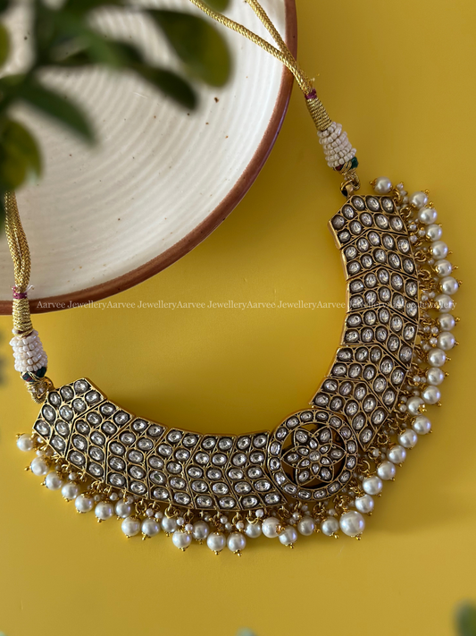 JADAU KUNDAN WHITE STONE BUTTA NECKLACE WITH PEARLS
